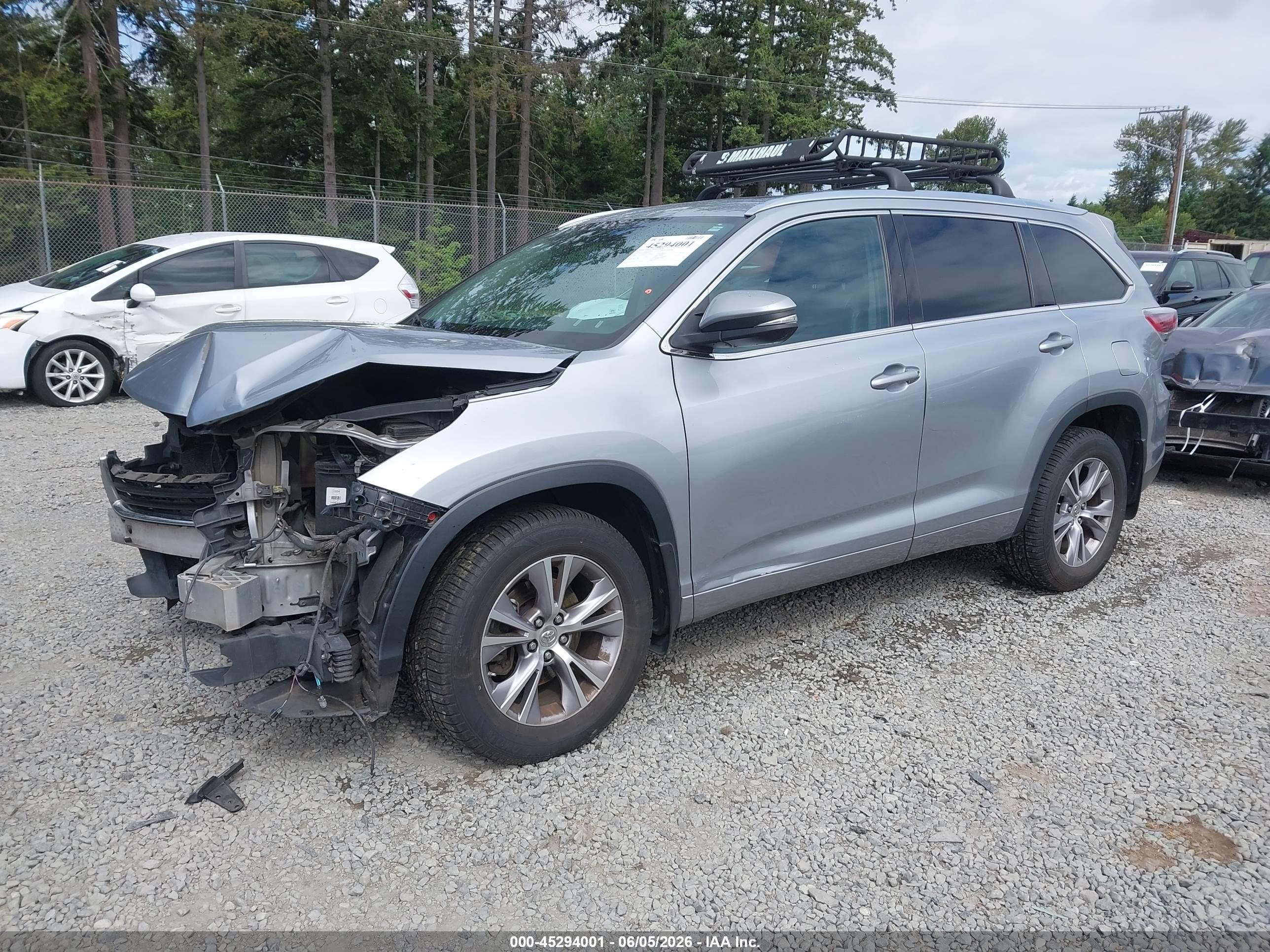 2014 Toyota Highlander Xle V6 Silver vin: 5TDJKRFH0ES063331