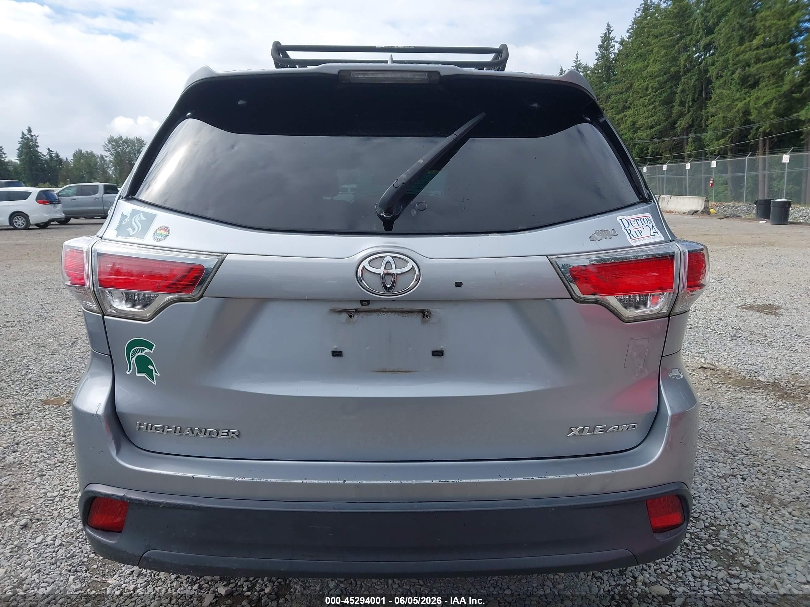 2014 Toyota Highlander Xle V6 Silver vin: 5TDJKRFH0ES063331