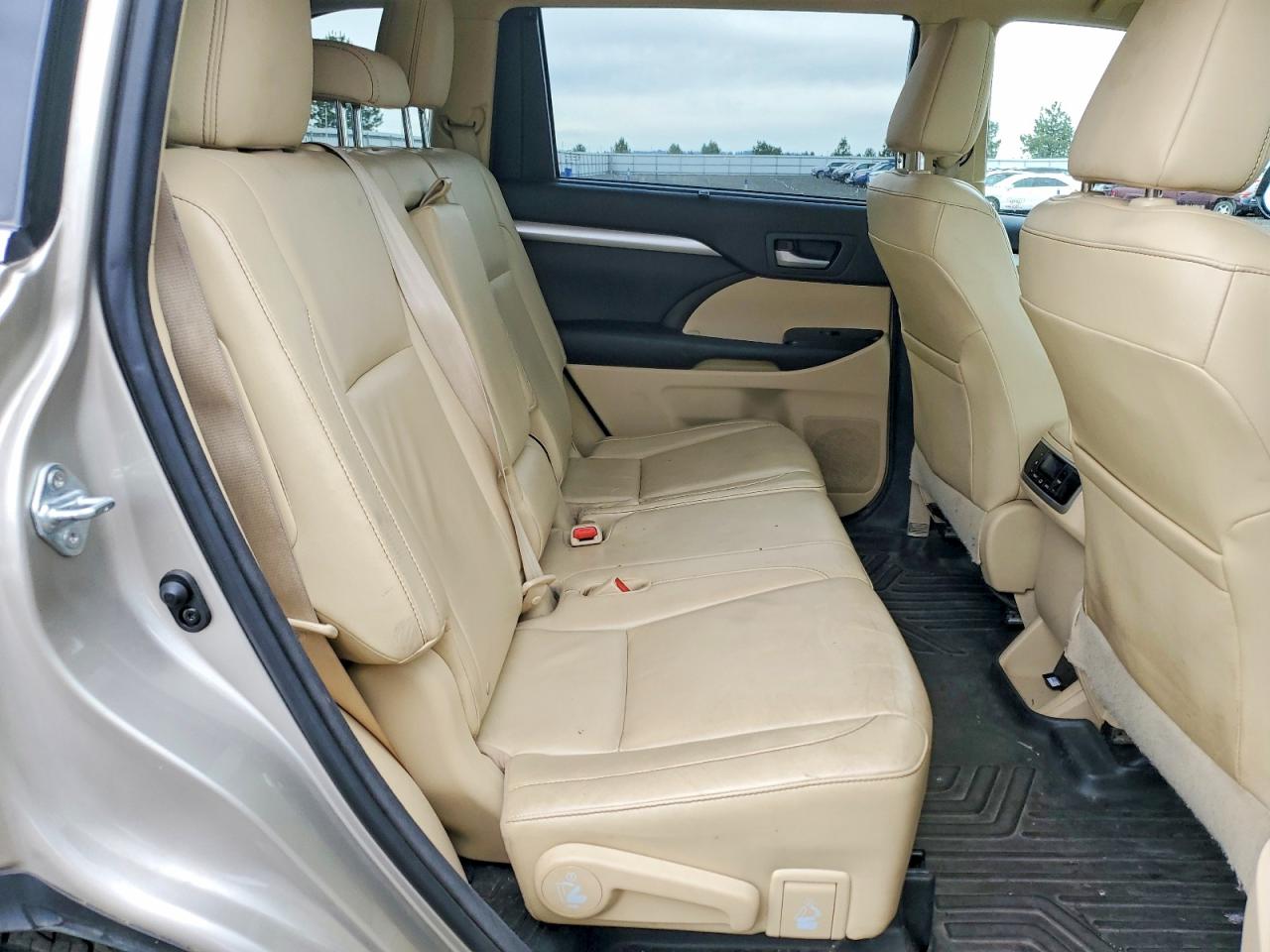 2015 Toyota Highlander Xle Gold vin: 5TDJKRFH0FS083130