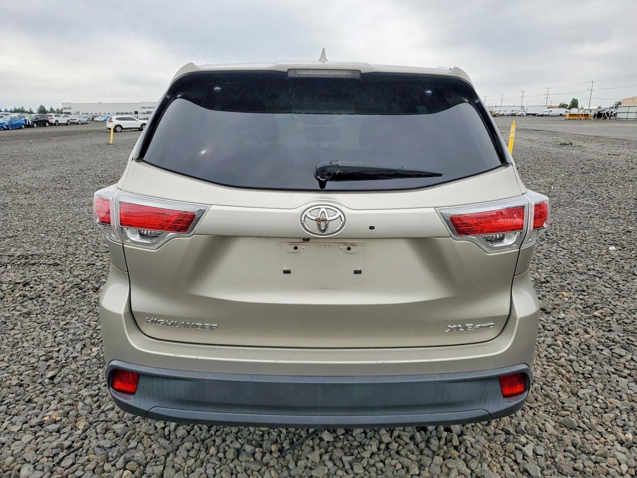 2015 Toyota Highlander Xle Gold vin: 5TDJKRFH0FS083130