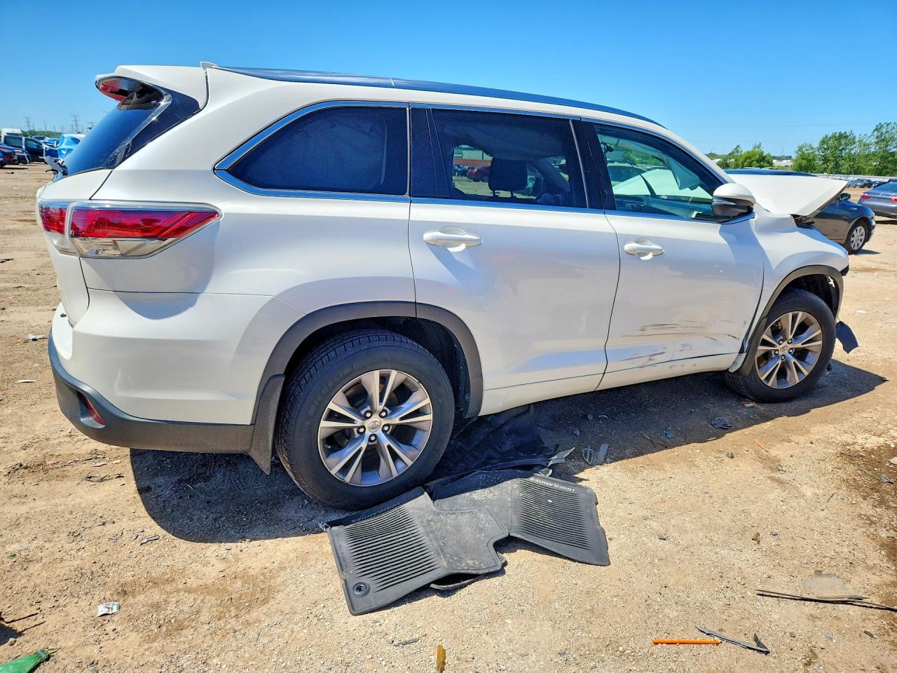 2015 Toyota Highlander Xle White vin: 5TDJKRFH0FS115011