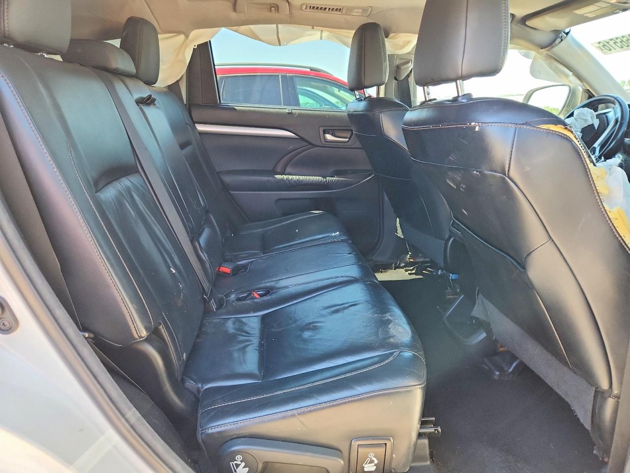 2015 Toyota Highlander Xle White vin: 5TDJKRFH0FS115011