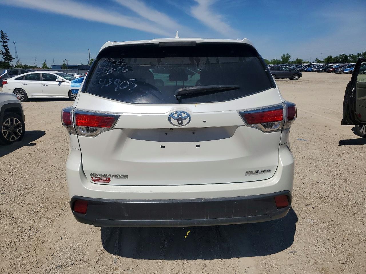 2015 Toyota Highlander Xle White vin: 5TDJKRFH0FS145903