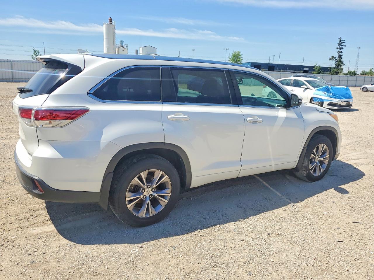 2015 Toyota Highlander Xle White vin: 5TDJKRFH0FS145903