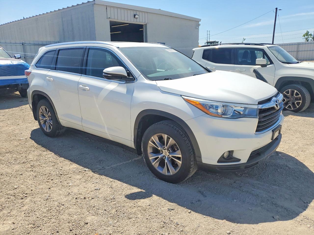 2015 Toyota Highlander Xle White vin: 5TDJKRFH0FS145903