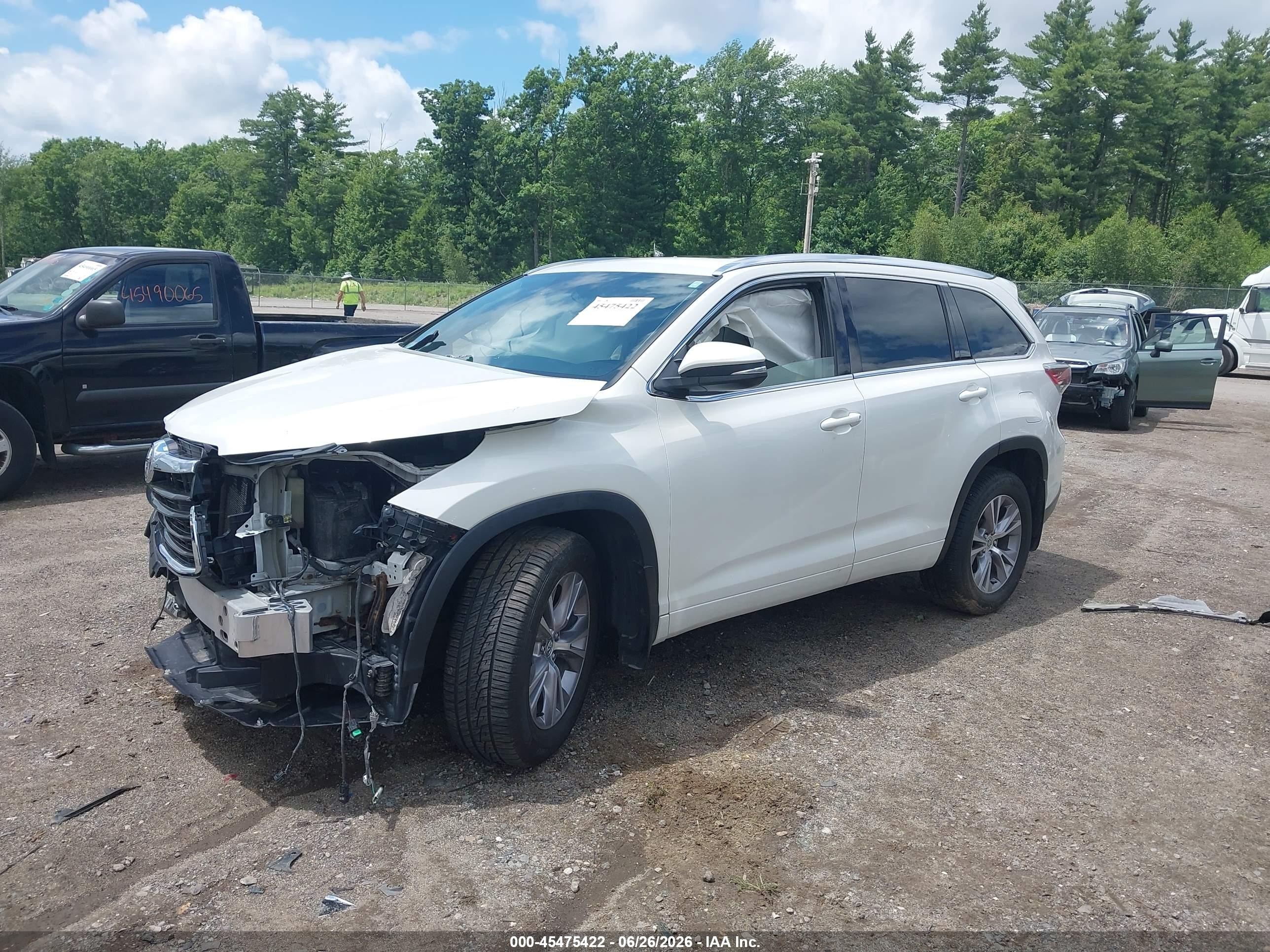 2015 Toyota Highlander Xle V6 White vin: 5TDJKRFH0FS149692