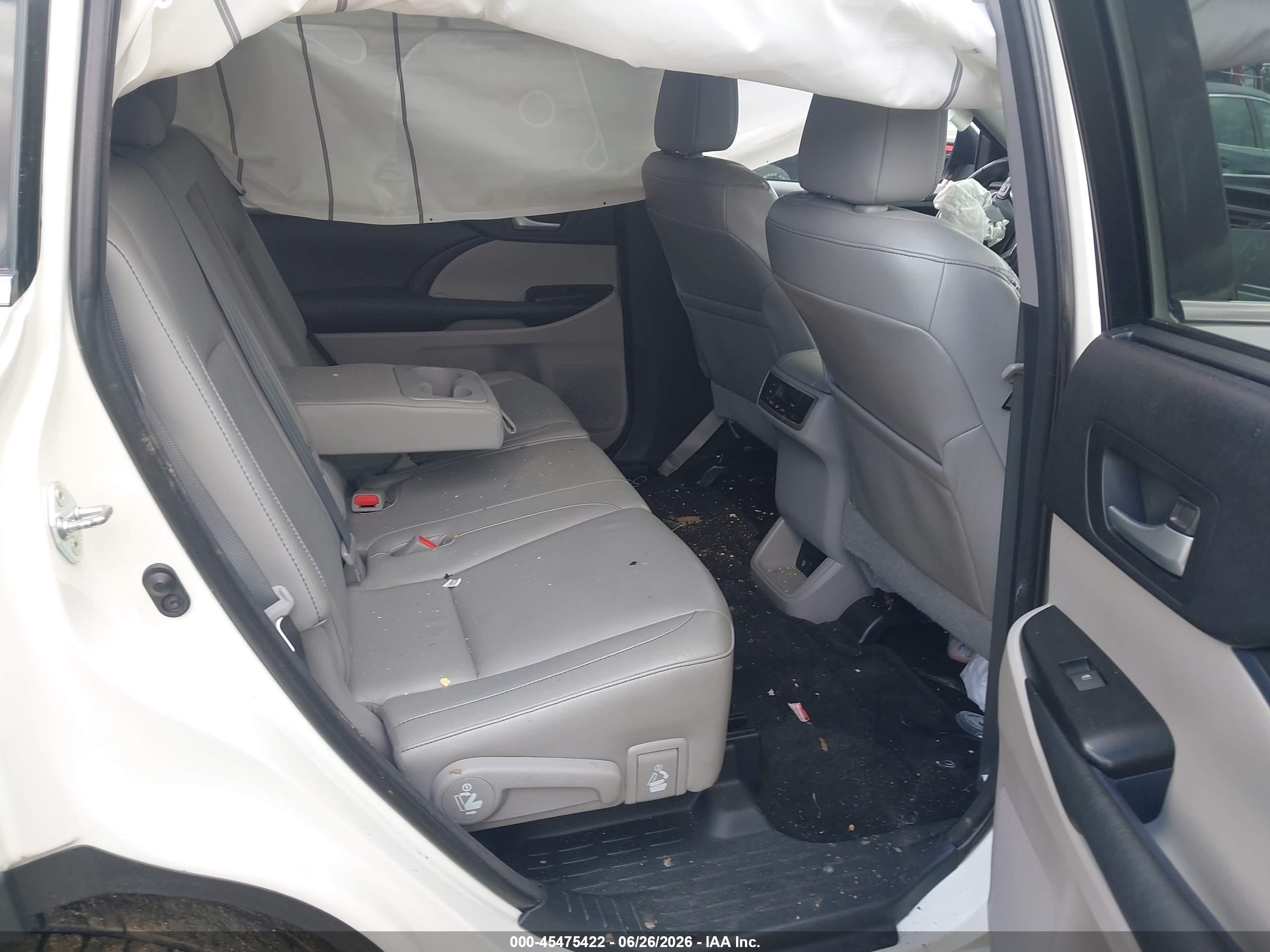 2015 Toyota Highlander Xle V6 White vin: 5TDJKRFH0FS149692