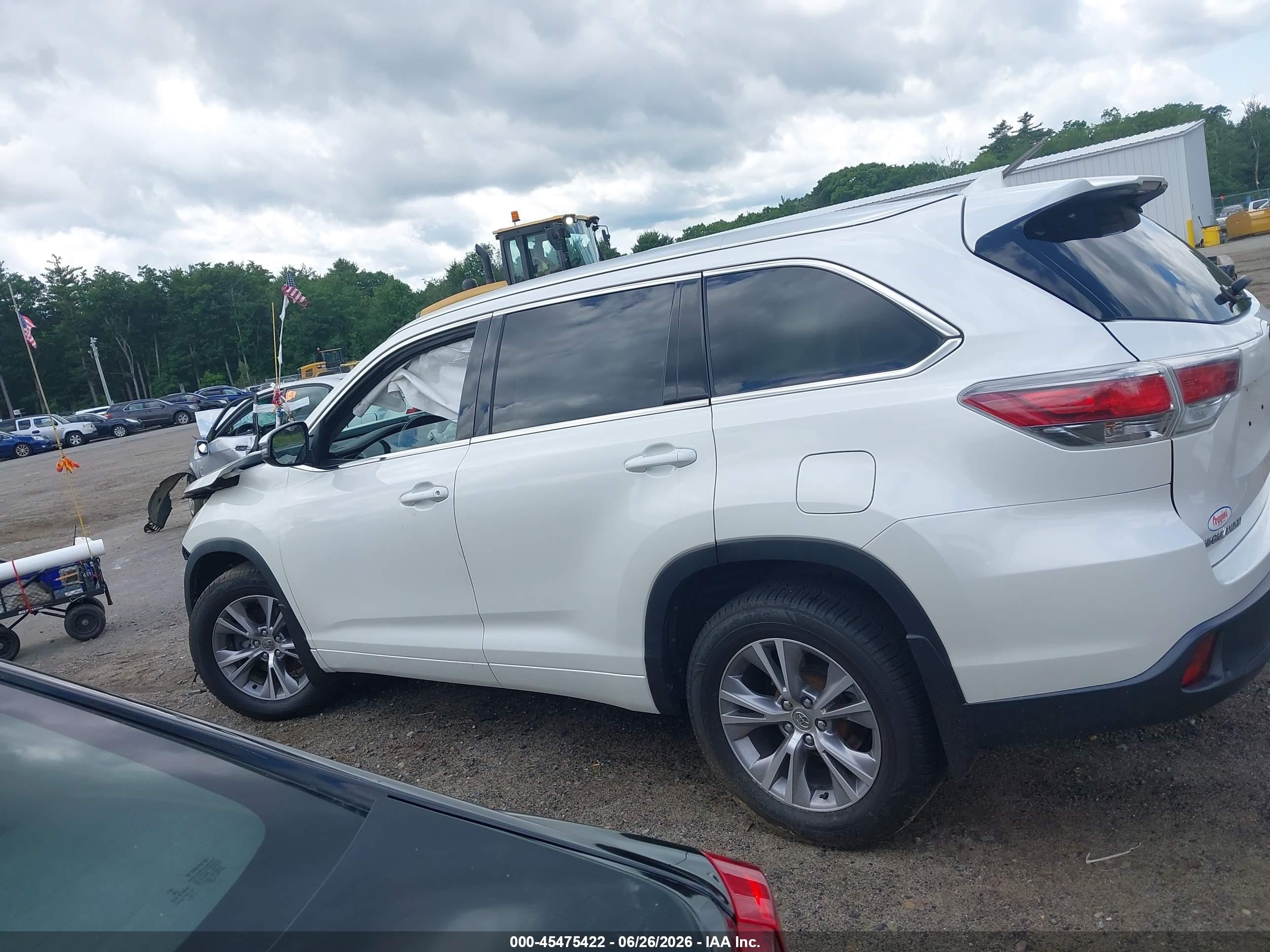 2015 Toyota Highlander Xle V6 White vin: 5TDJKRFH0FS149692