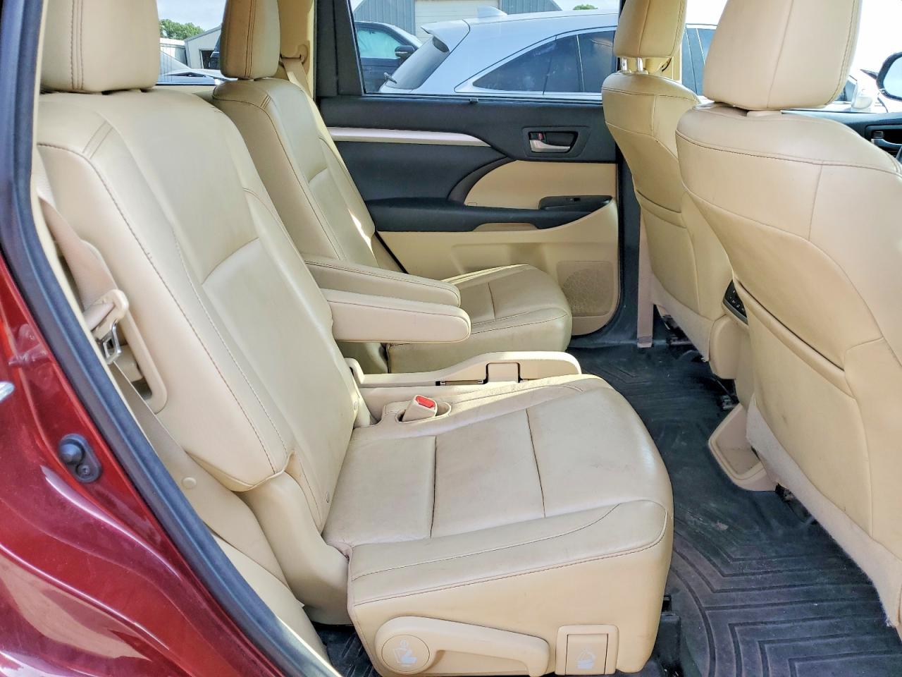 2015 Toyota Highlander Xle Maroon vin: 5TDJKRFH0FS158943