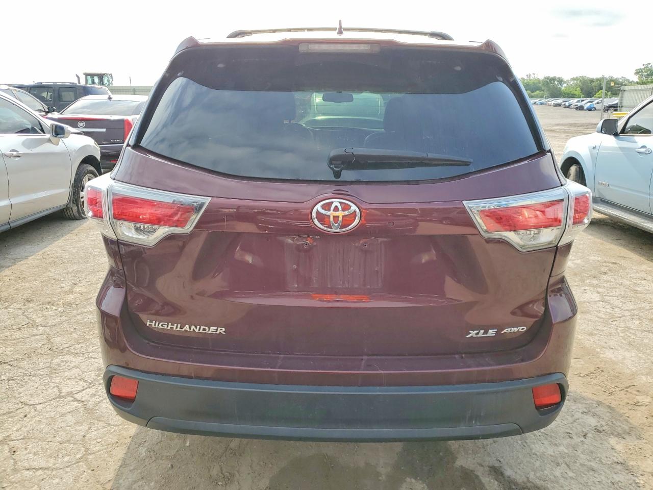 2015 Toyota Highlander Xle Maroon vin: 5TDJKRFH0FS158943