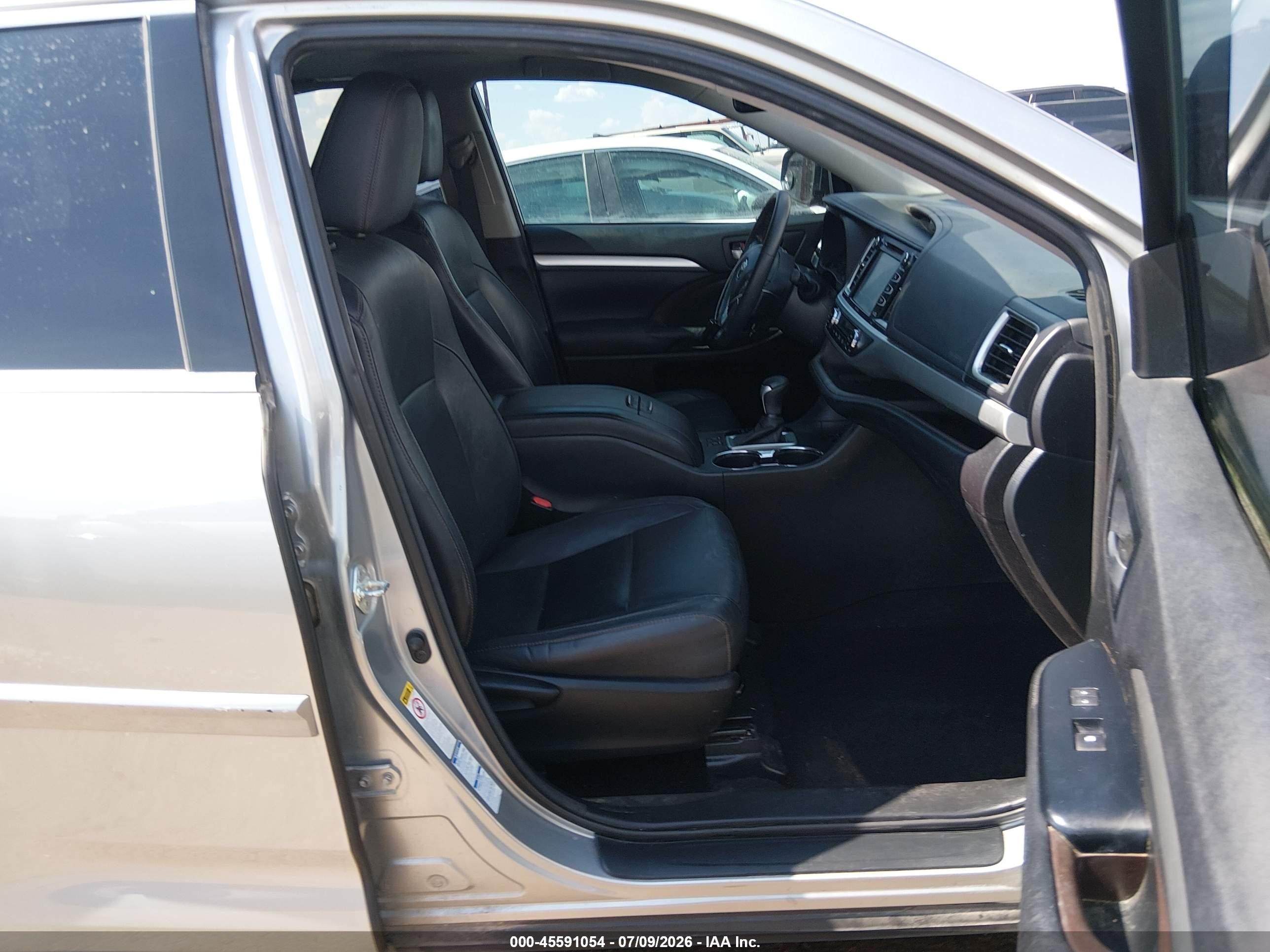 2015 Toyota Highlander Xle V6 Silver vin: 5TDJKRFH0FS183552