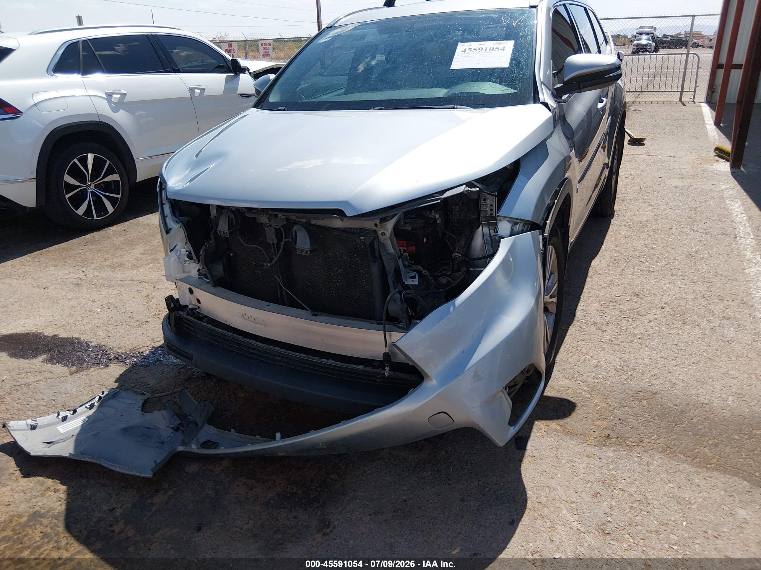2015 Toyota Highlander Xle V6 Silver vin: 5TDJKRFH0FS183552