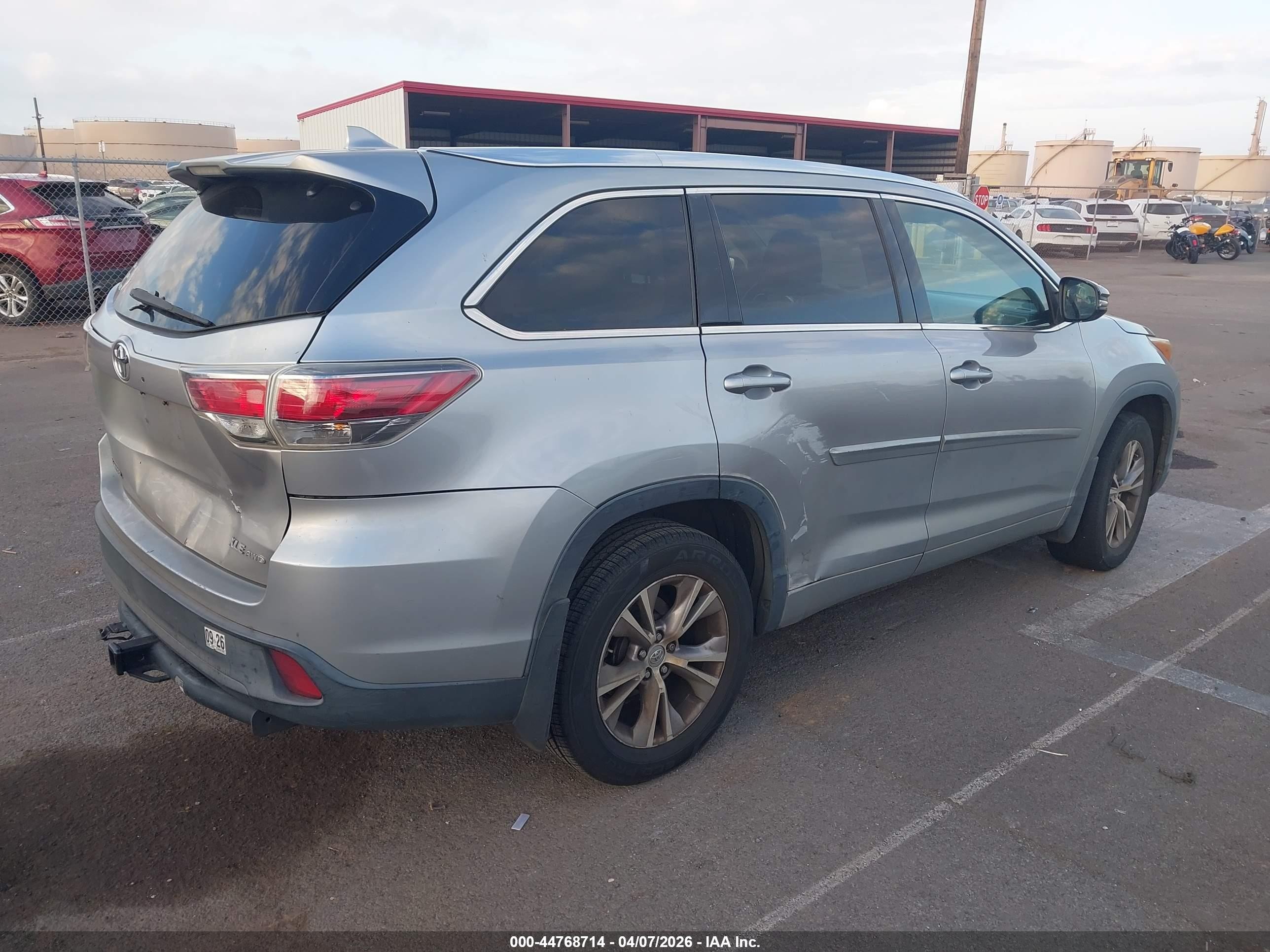 2015 Toyota Highlander Xle V6 Silver vin: 5TDJKRFH0FS186919