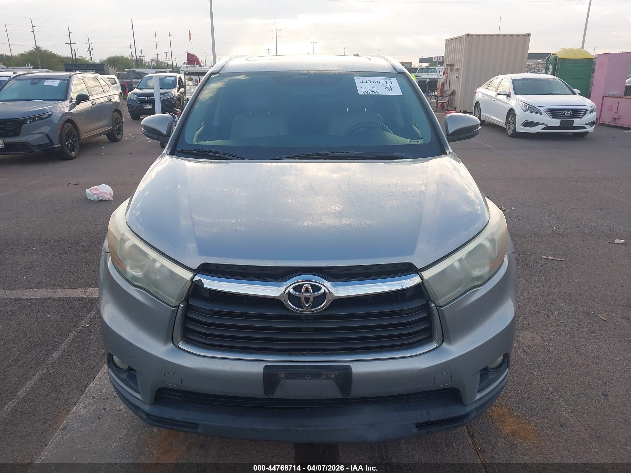 2015 Toyota Highlander Xle V6 Silver vin: 5TDJKRFH0FS186919