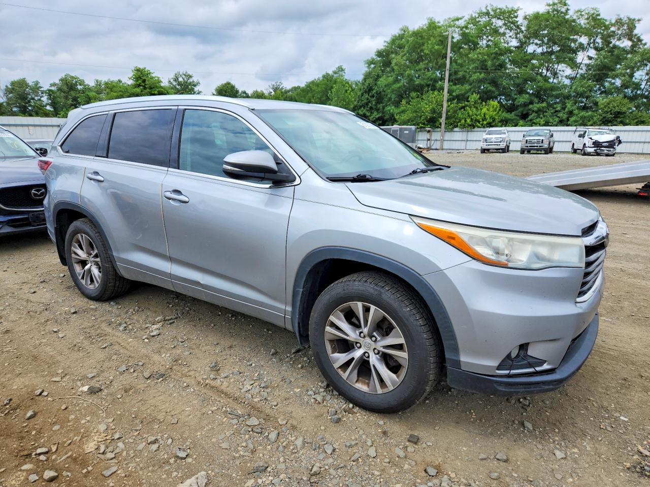 2015 Toyota Highlander Xle Silver vin: 5TDJKRFH0FS192638