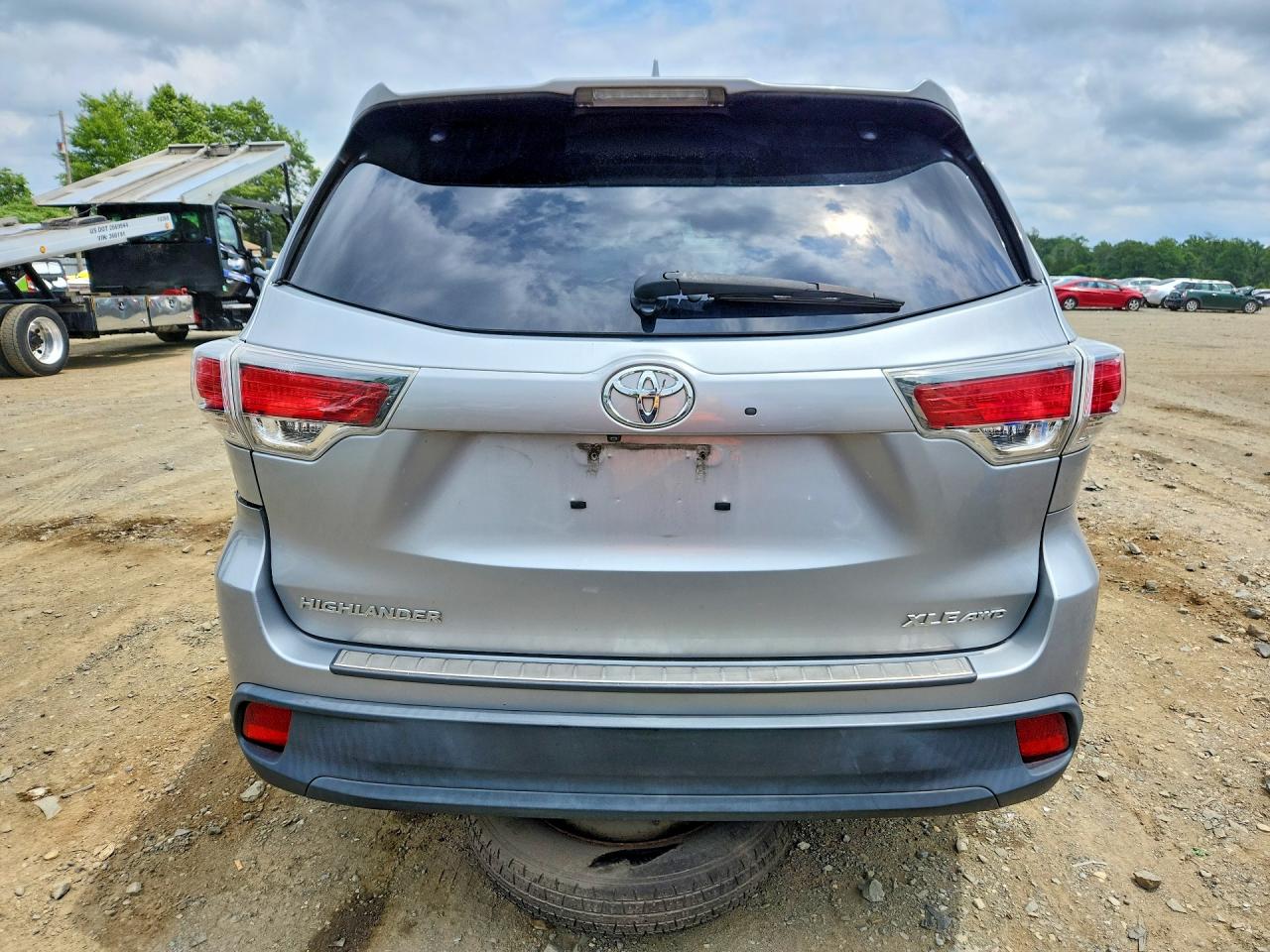 2015 Toyota Highlander Xle Silver vin: 5TDJKRFH0FS192638