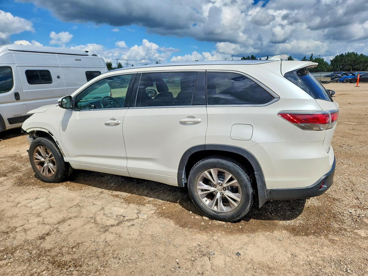 2015 Toyota Highlander Xle White vin: 5TDJKRFH0FS192798
