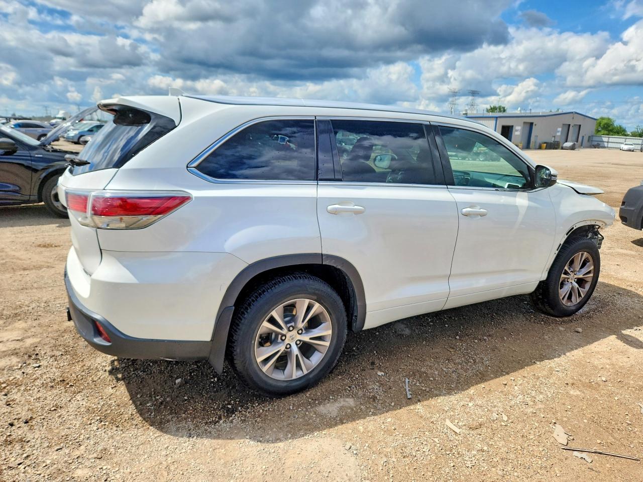2015 Toyota Highlander Xle White vin: 5TDJKRFH0FS192798