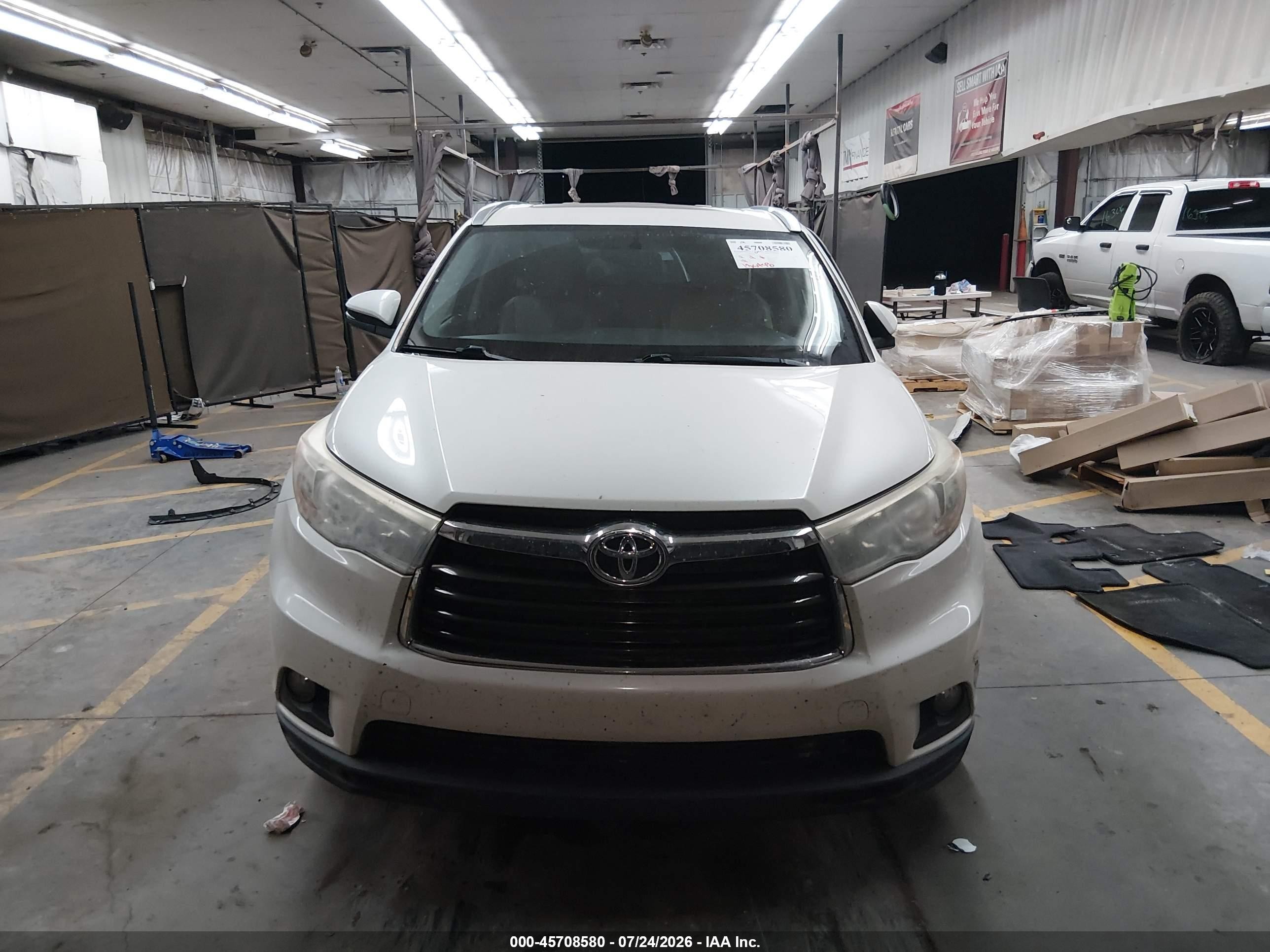 2015 Toyota Highlander Xle V6 Белый vin: 5TDJKRFH0FS195443