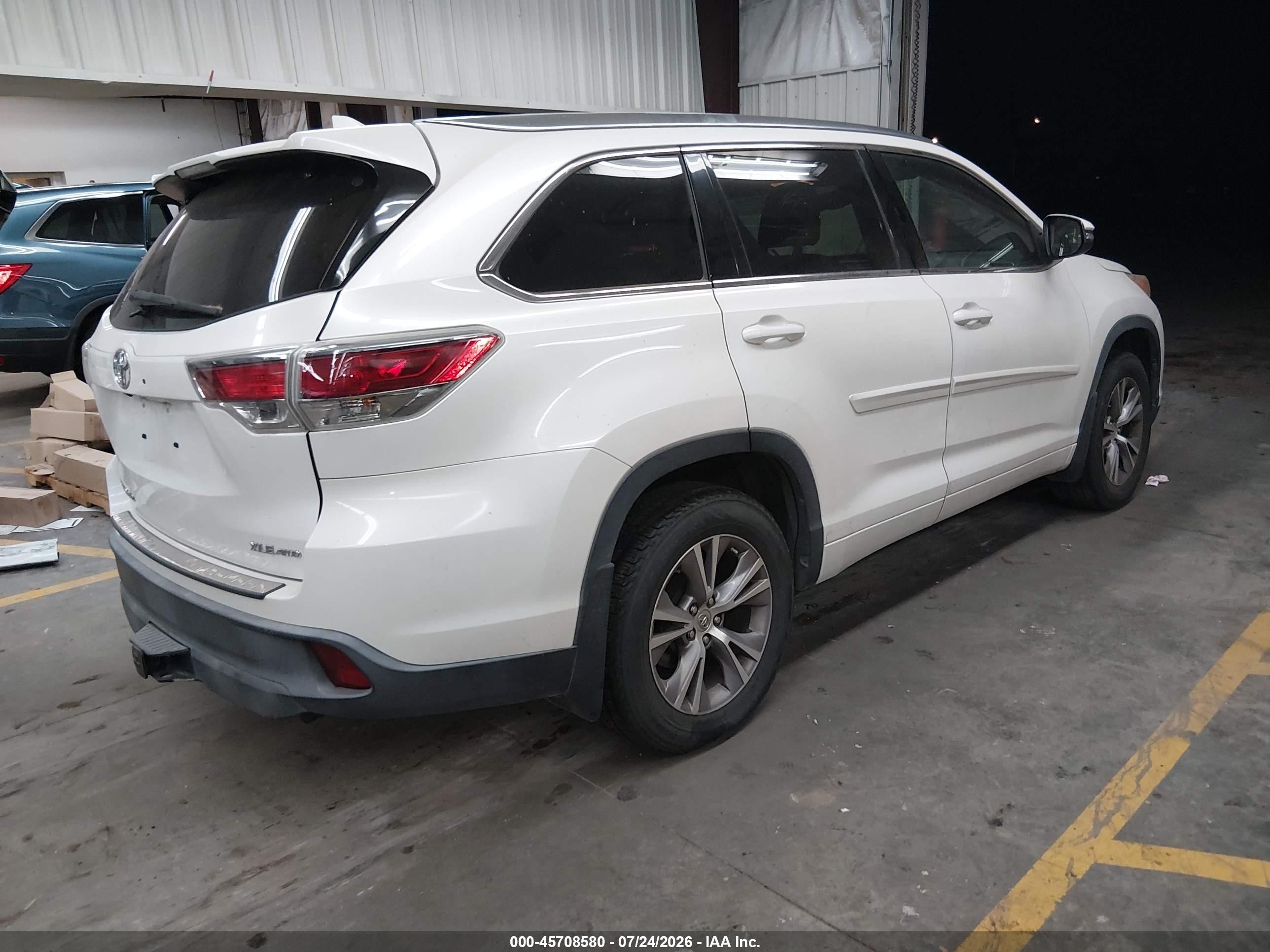 2015 Toyota Highlander Xle V6 Белый vin: 5TDJKRFH0FS195443