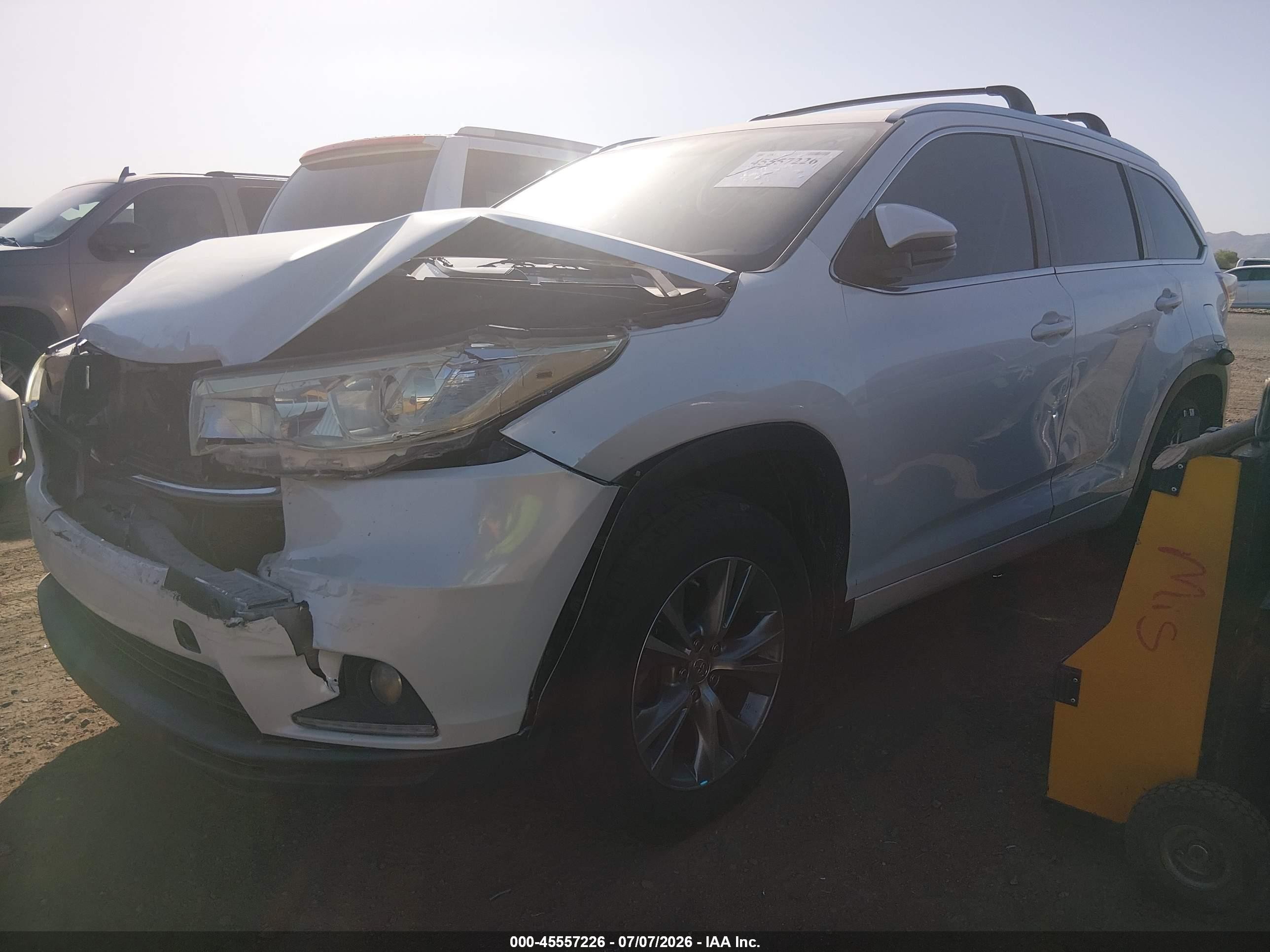 2015 Toyota Highlander Xle V6 White vin: 5TDJKRFH0FS196298