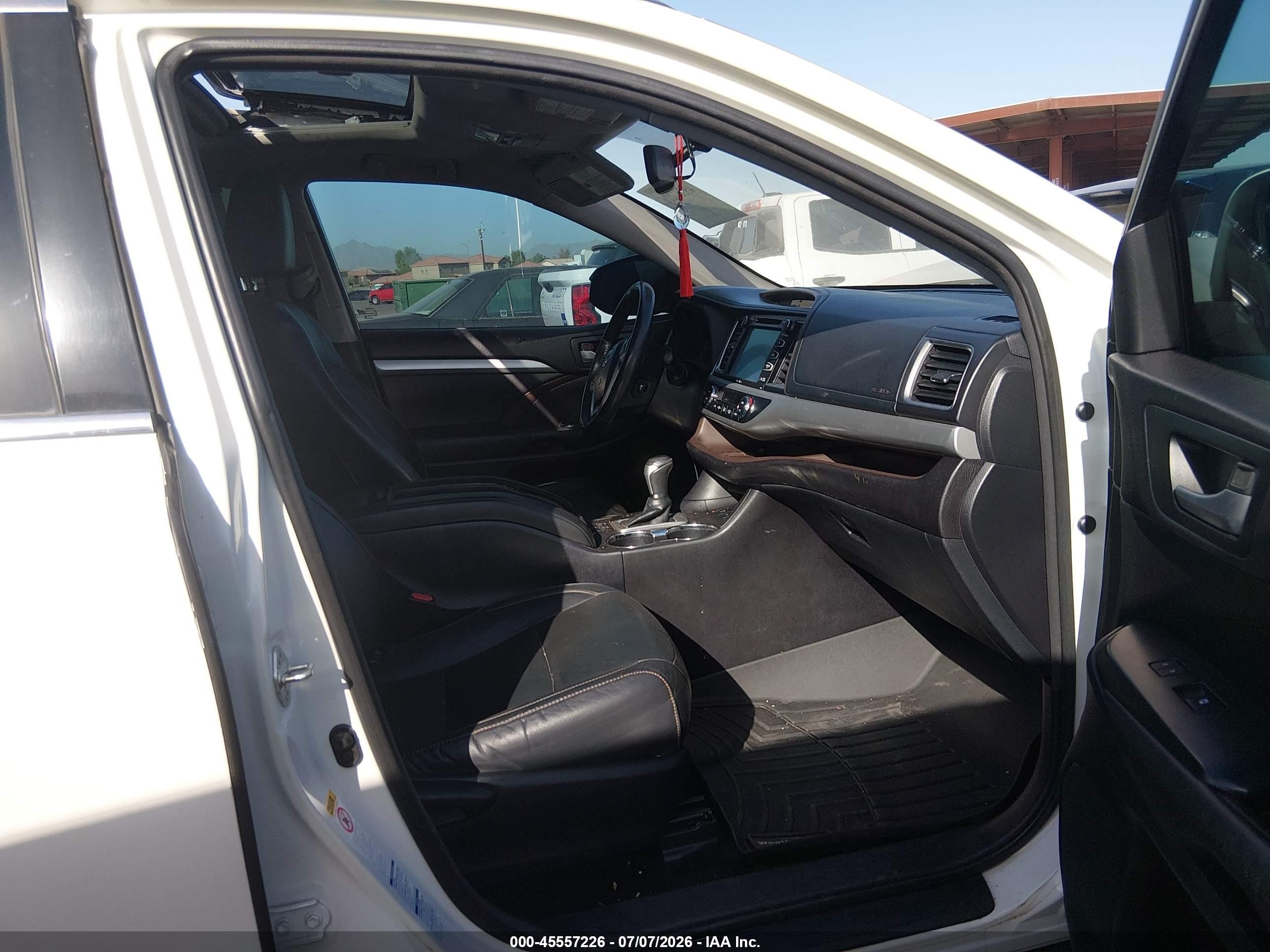 2015 Toyota Highlander Xle V6 White vin: 5TDJKRFH0FS196298