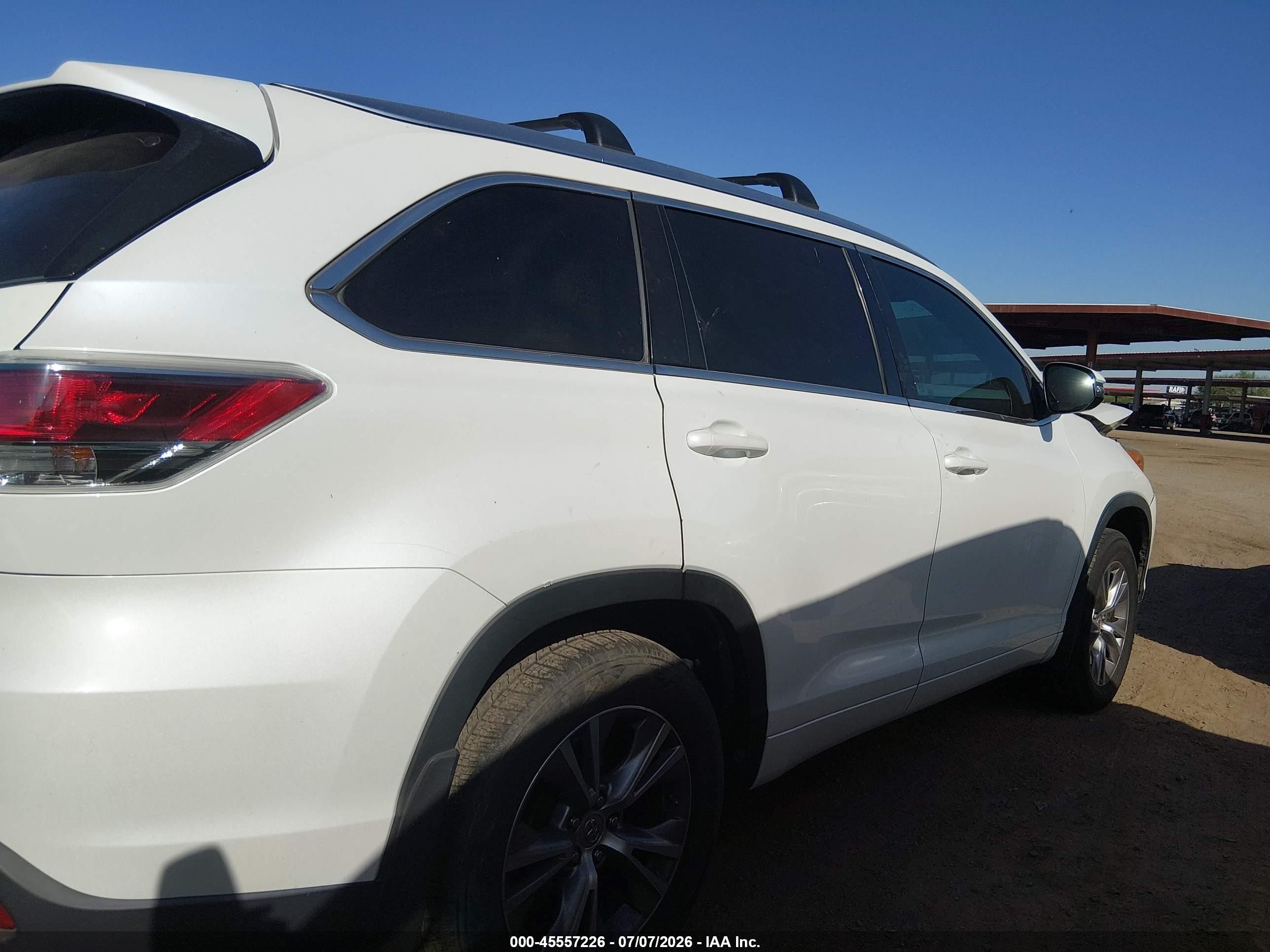 2015 Toyota Highlander Xle V6 White vin: 5TDJKRFH0FS196298