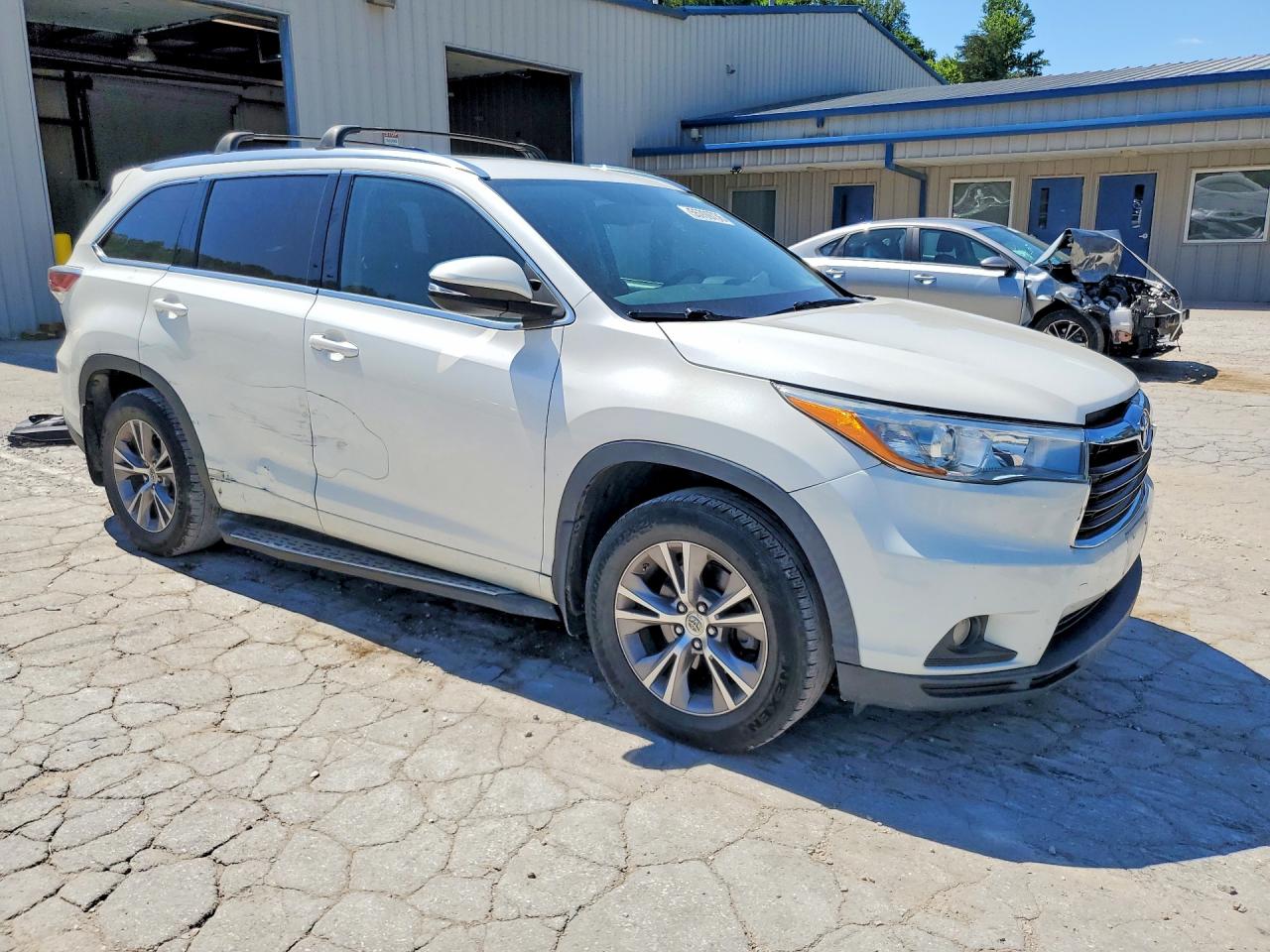 2015 Toyota Highlander Xle White vin: 5TDJKRFH0FS199721