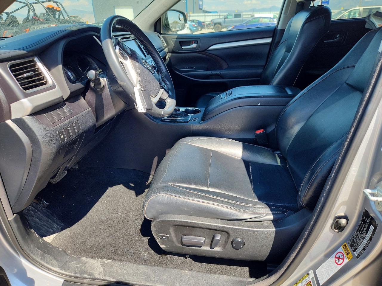 2015 Toyota Highlander Xle Silver vin: 5TDJKRFH0FS207476