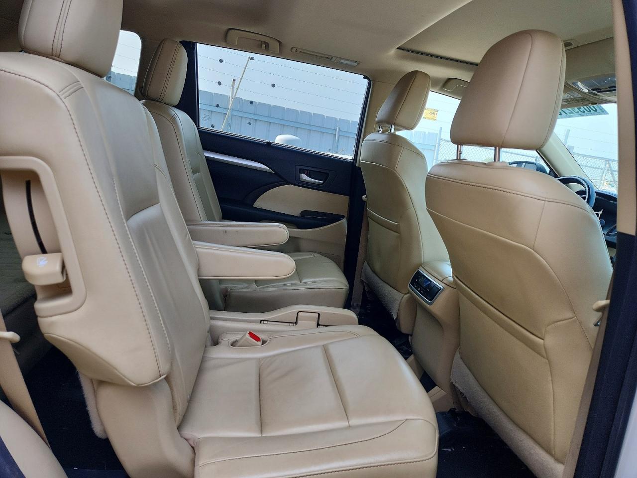 2015 Toyota Highlander Xle White vin: 5TDJKRFH0FS215562