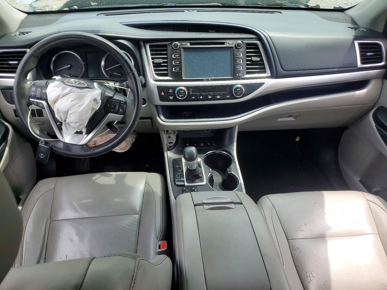 2015 Toyota Highlander Xle Серебряный vin: 5TDJKRFH1FS077756
