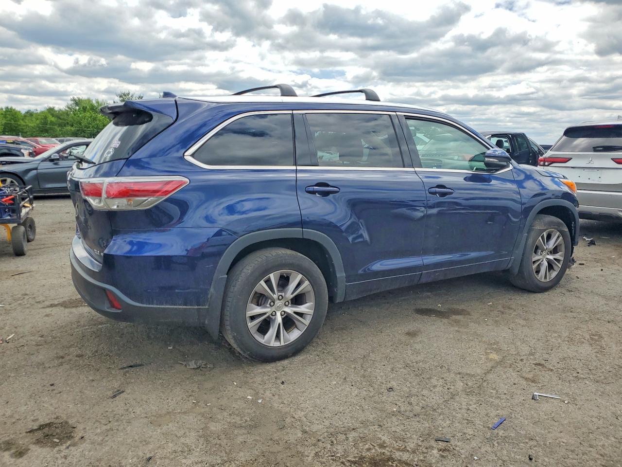 2015 Toyota Highlander Xle Blue vin: 5TDJKRFH1FS091799