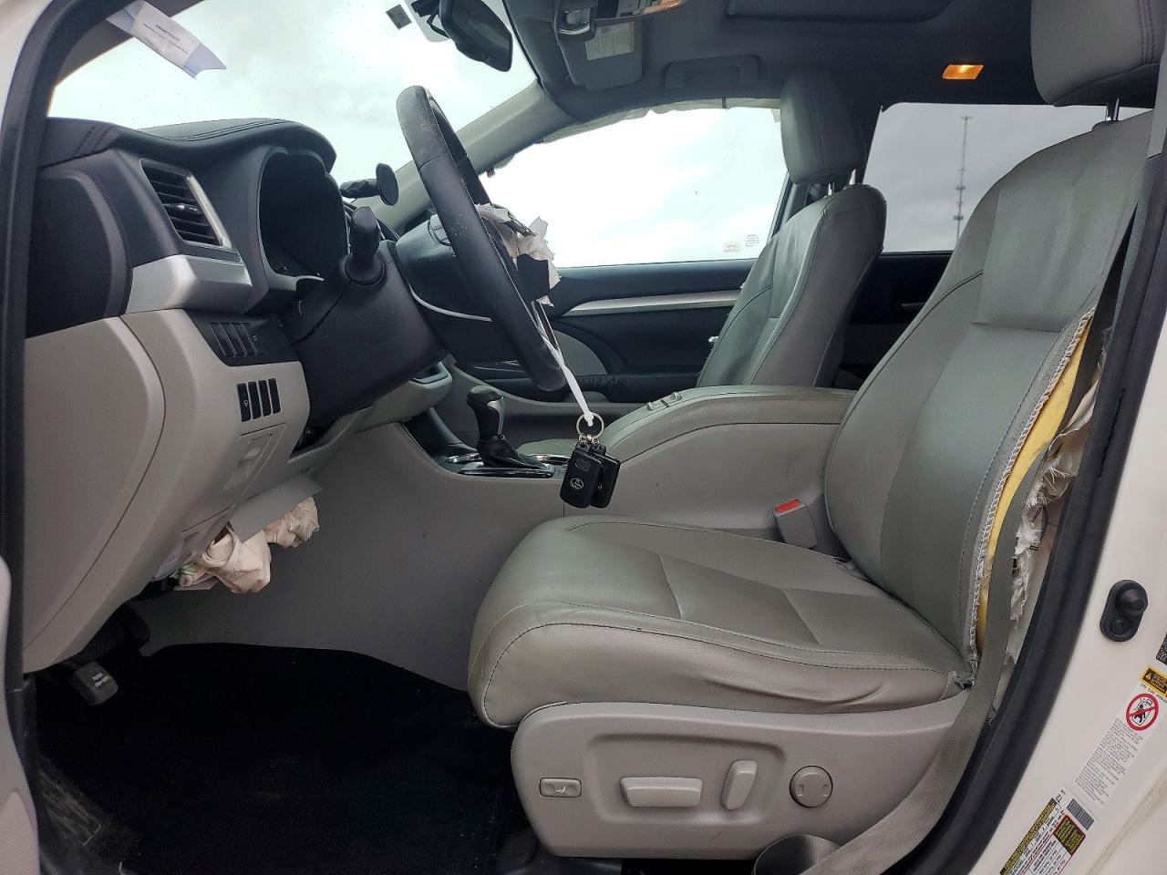 2015 Toyota Highlander Xle White vin: 5TDJKRFH1FS096940