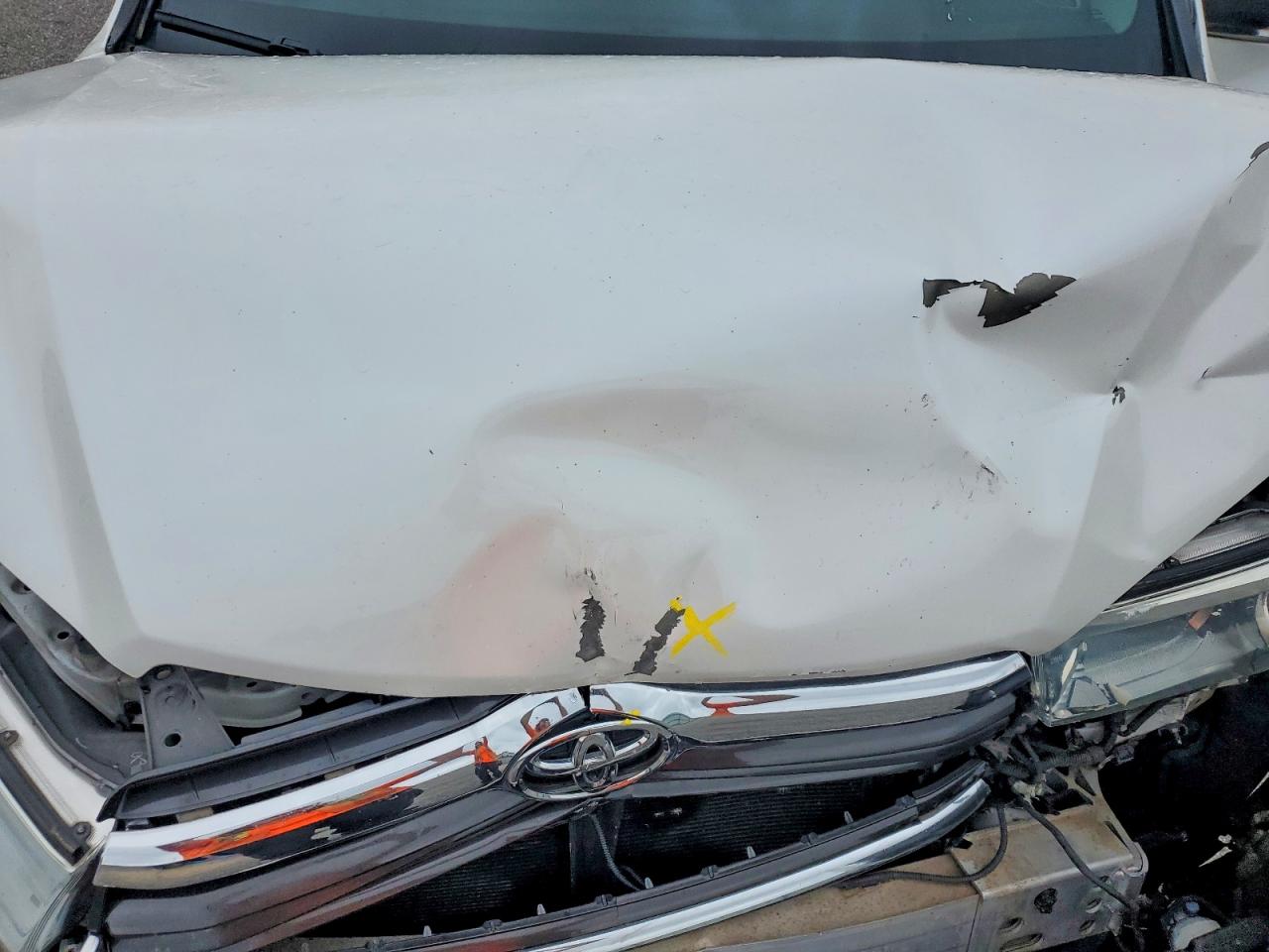 2015 Toyota Highlander Xle White vin: 5TDJKRFH1FS096940