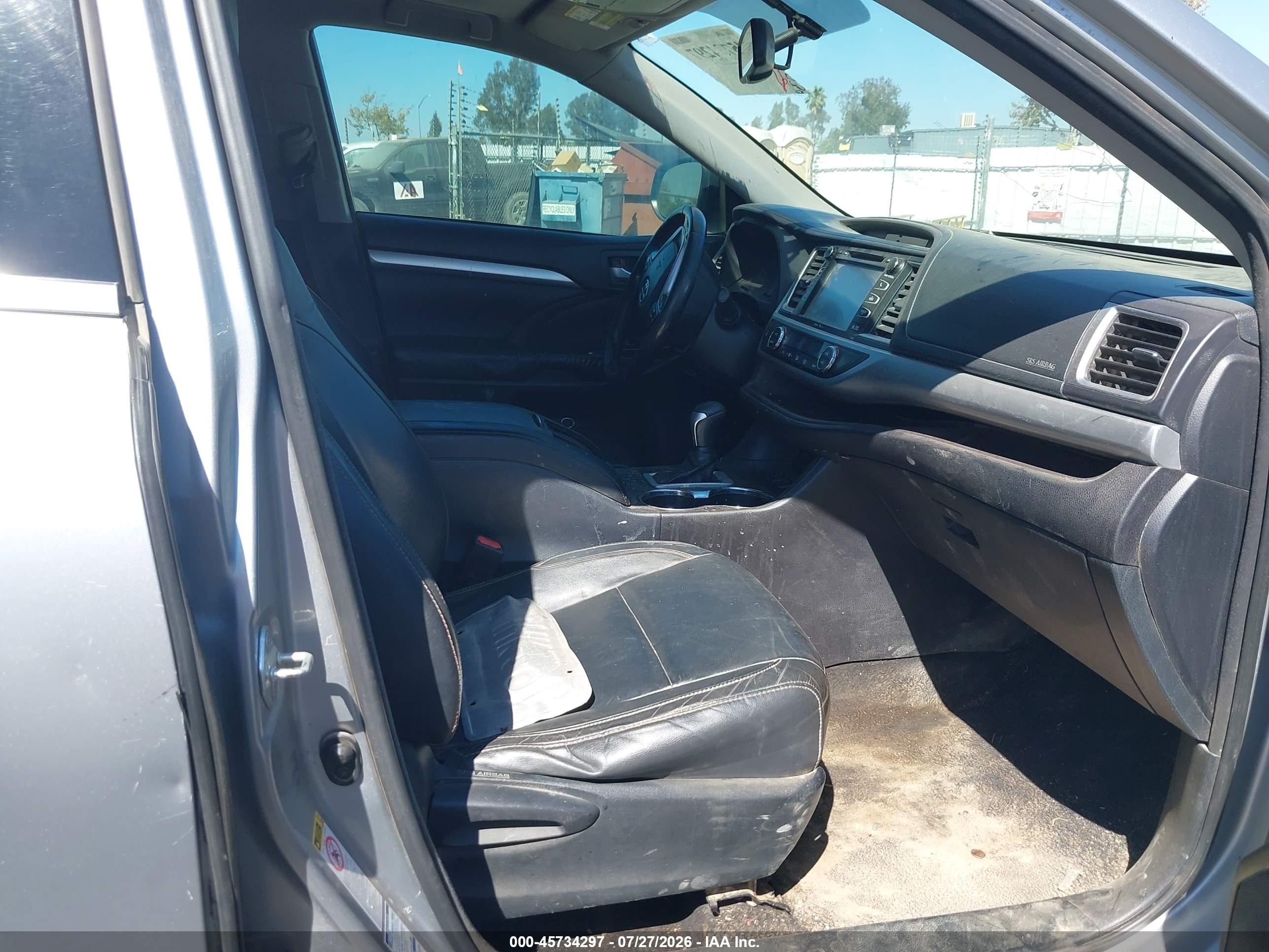 2015 Toyota Highlander Xle V6 Silver vin: 5TDJKRFH1FS117656