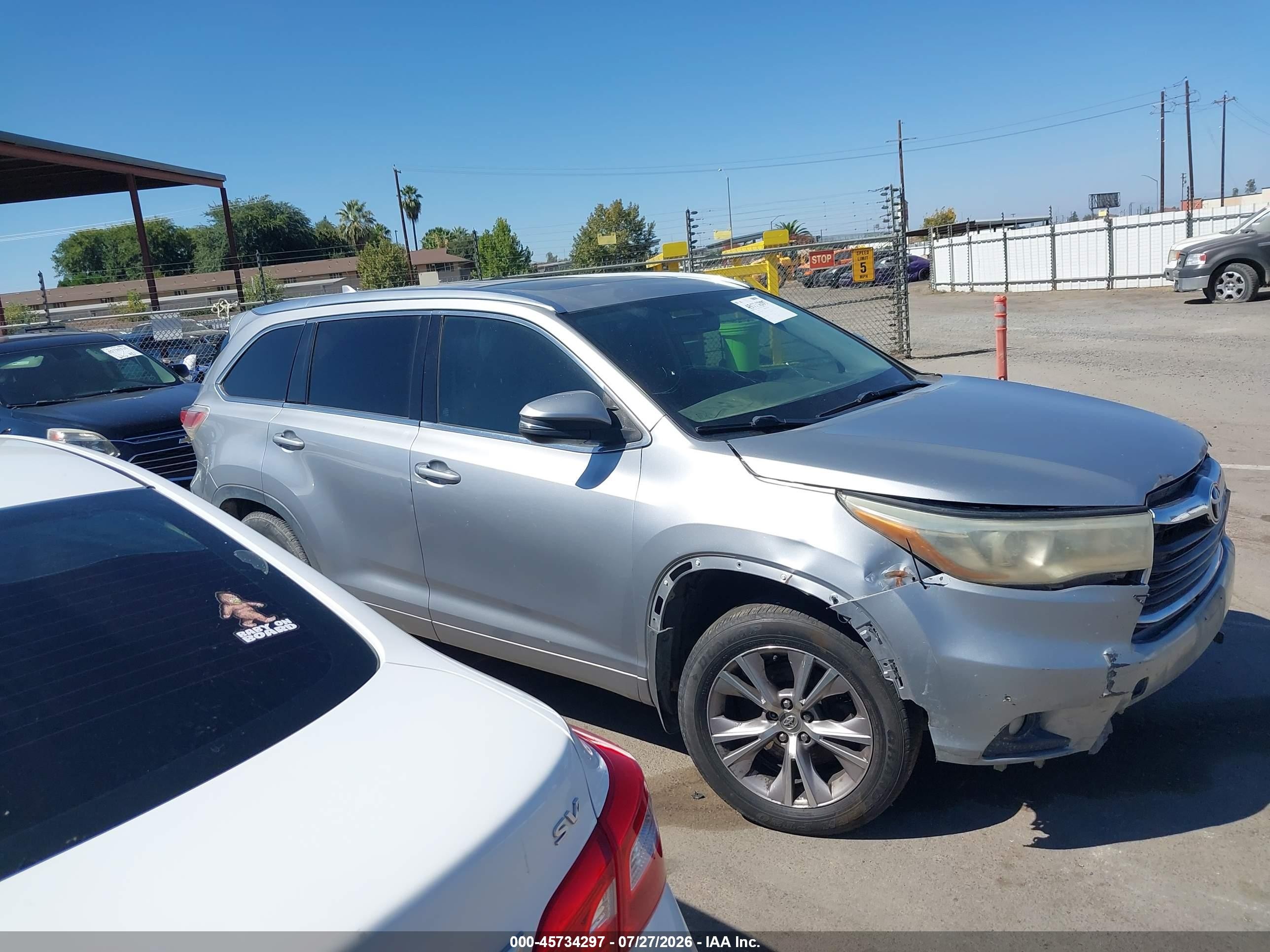 2015 Toyota Highlander Xle V6 Silver vin: 5TDJKRFH1FS117656