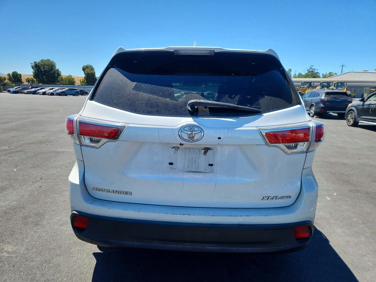 2015 Toyota Highlander Xle White vin: 5TDJKRFH1FS172141