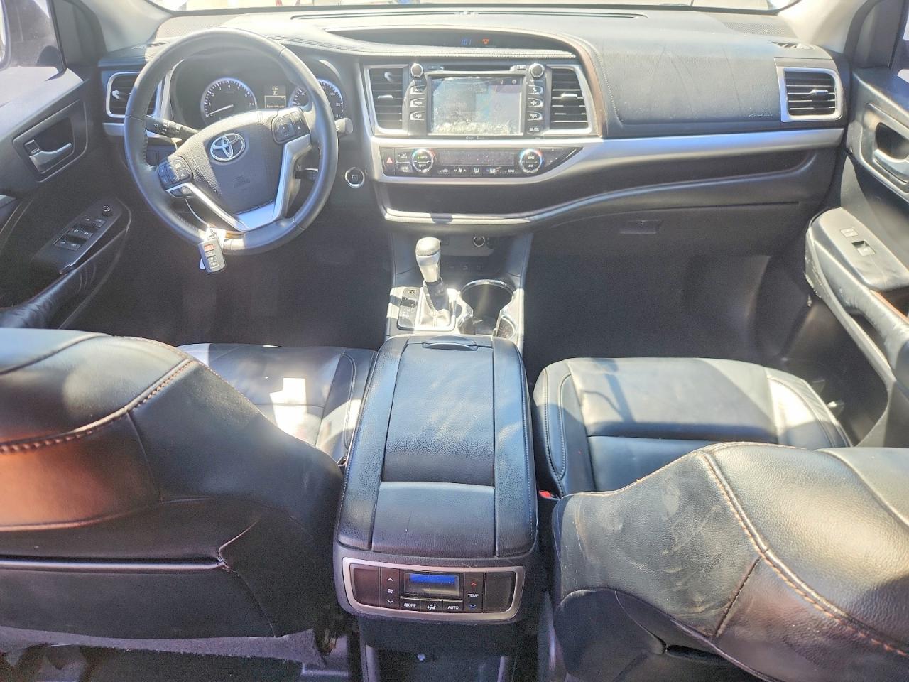 2015 Toyota Highlander Xle White vin: 5TDJKRFH1FS172141