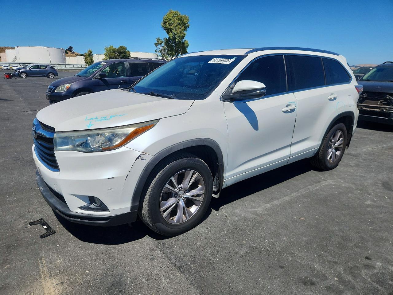 2015 Toyota Highlander Xle White vin: 5TDJKRFH1FS172141