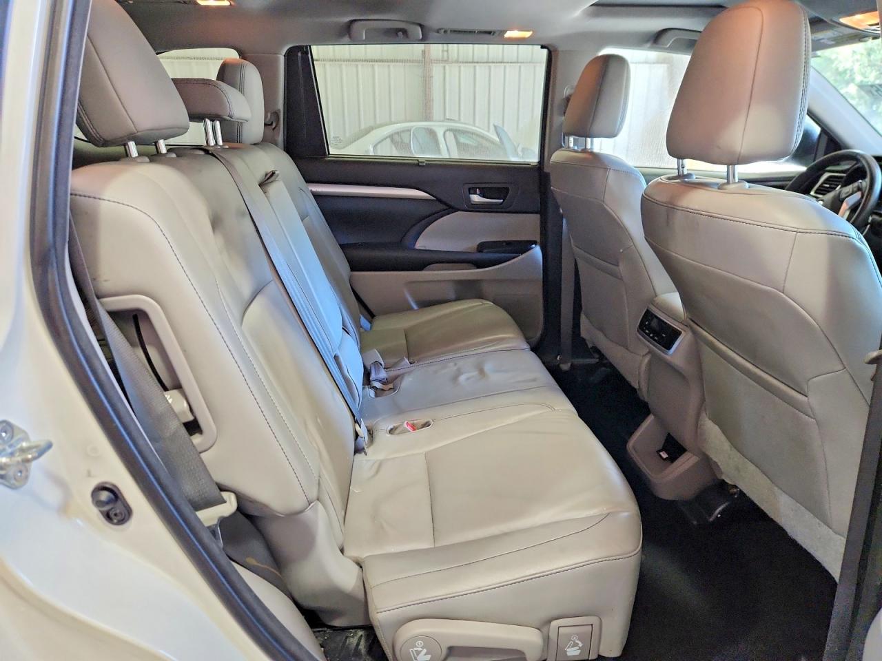 2015 Toyota Highlander Xle Белый vin: 5TDJKRFH1FS183611