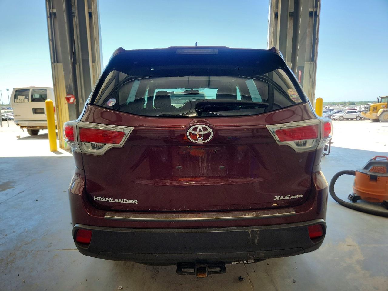 2014 Toyota Highlander Xle Burgundy vin: 5TDJKRFH2ES019959