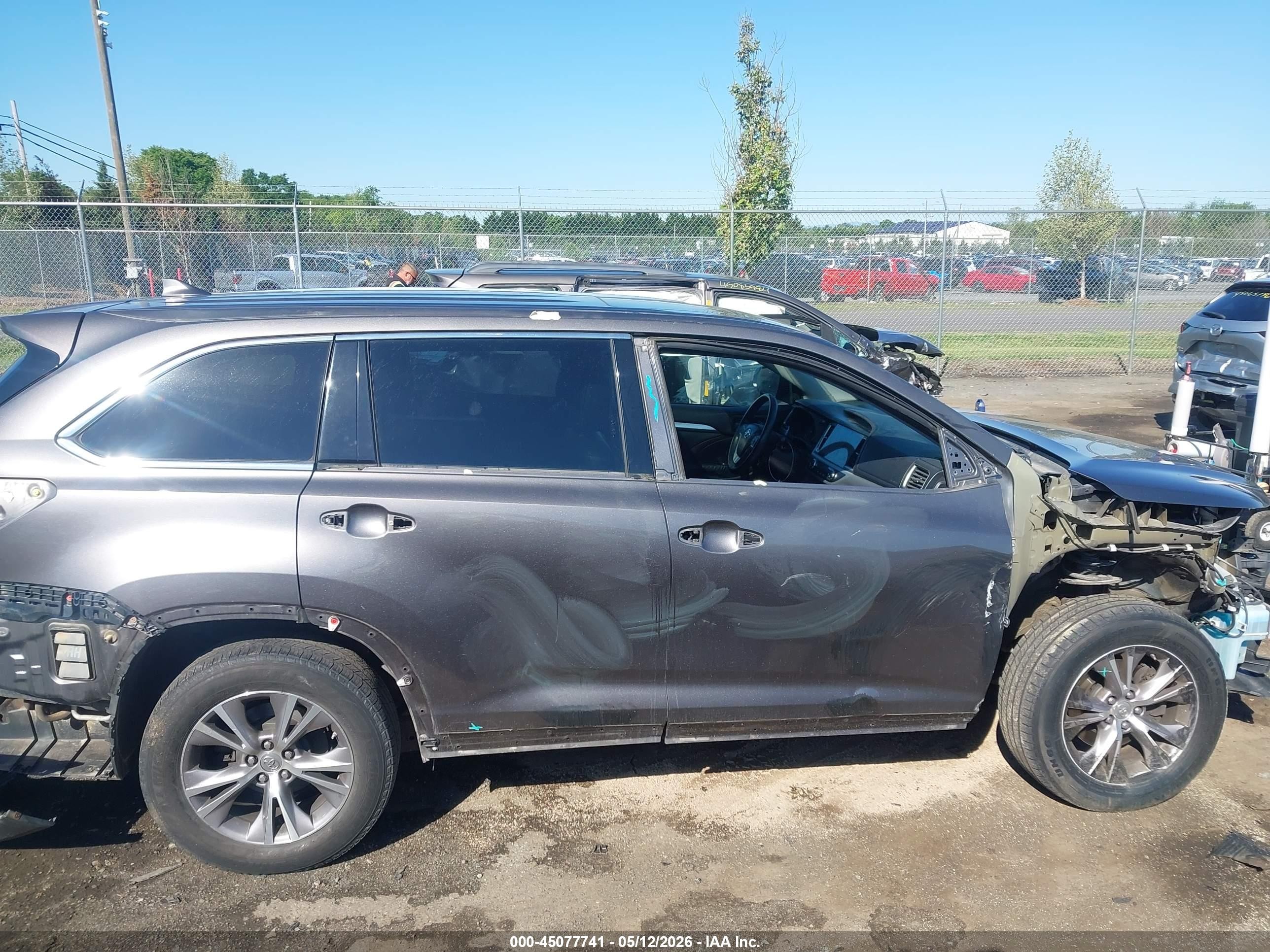 2014 Toyota Highlander Xle V6 Gray vin: 5TDJKRFH2ES025891