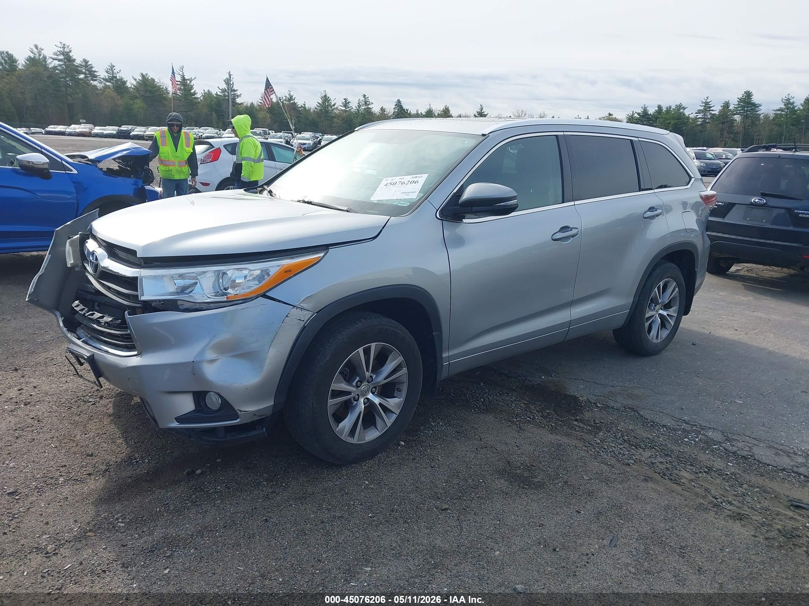 2014 Toyota Highlander Xle V6 Silver vin: 5TDJKRFH2ES071298