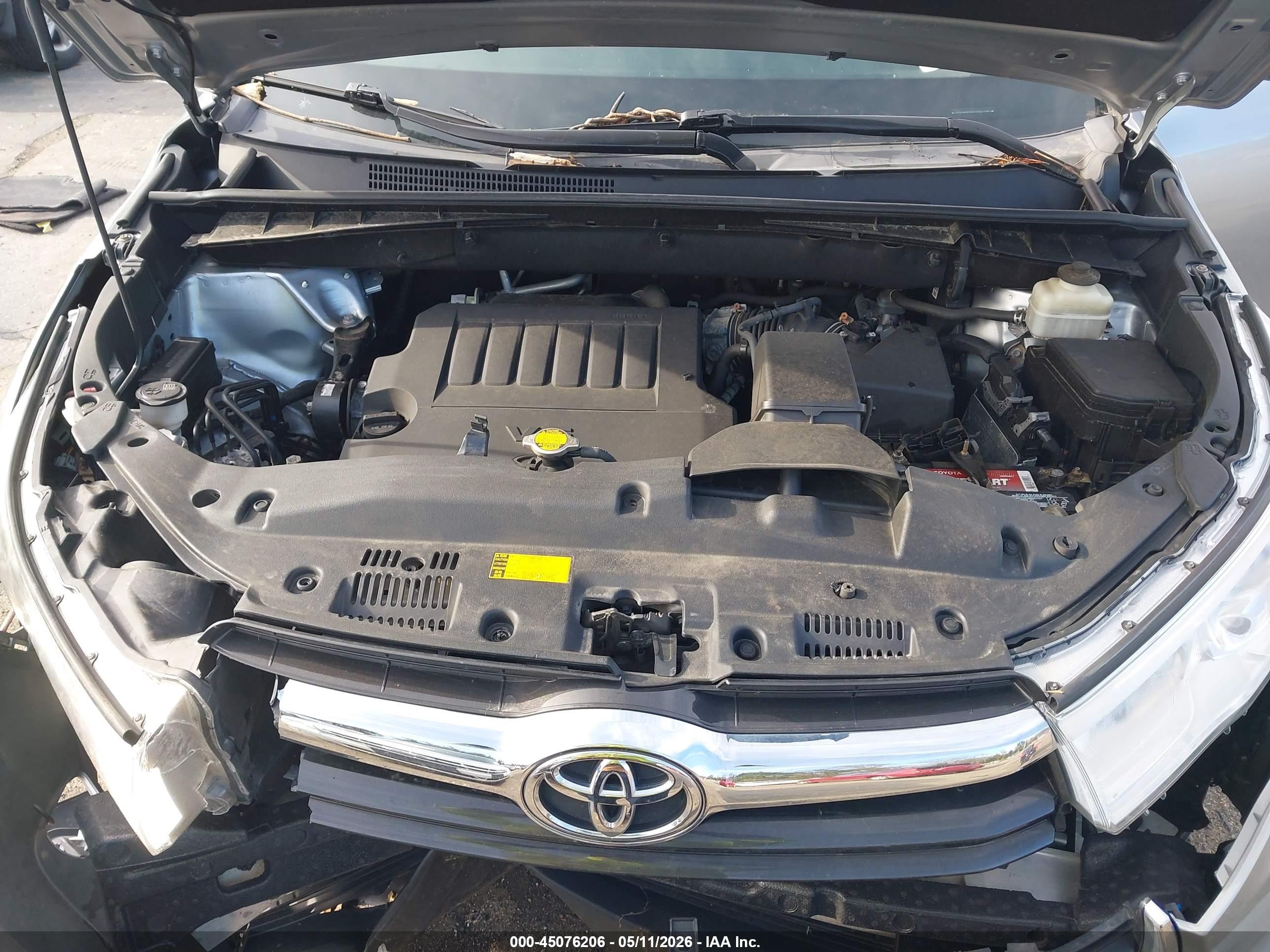 2014 Toyota Highlander Xle V6 Silver vin: 5TDJKRFH2ES071298