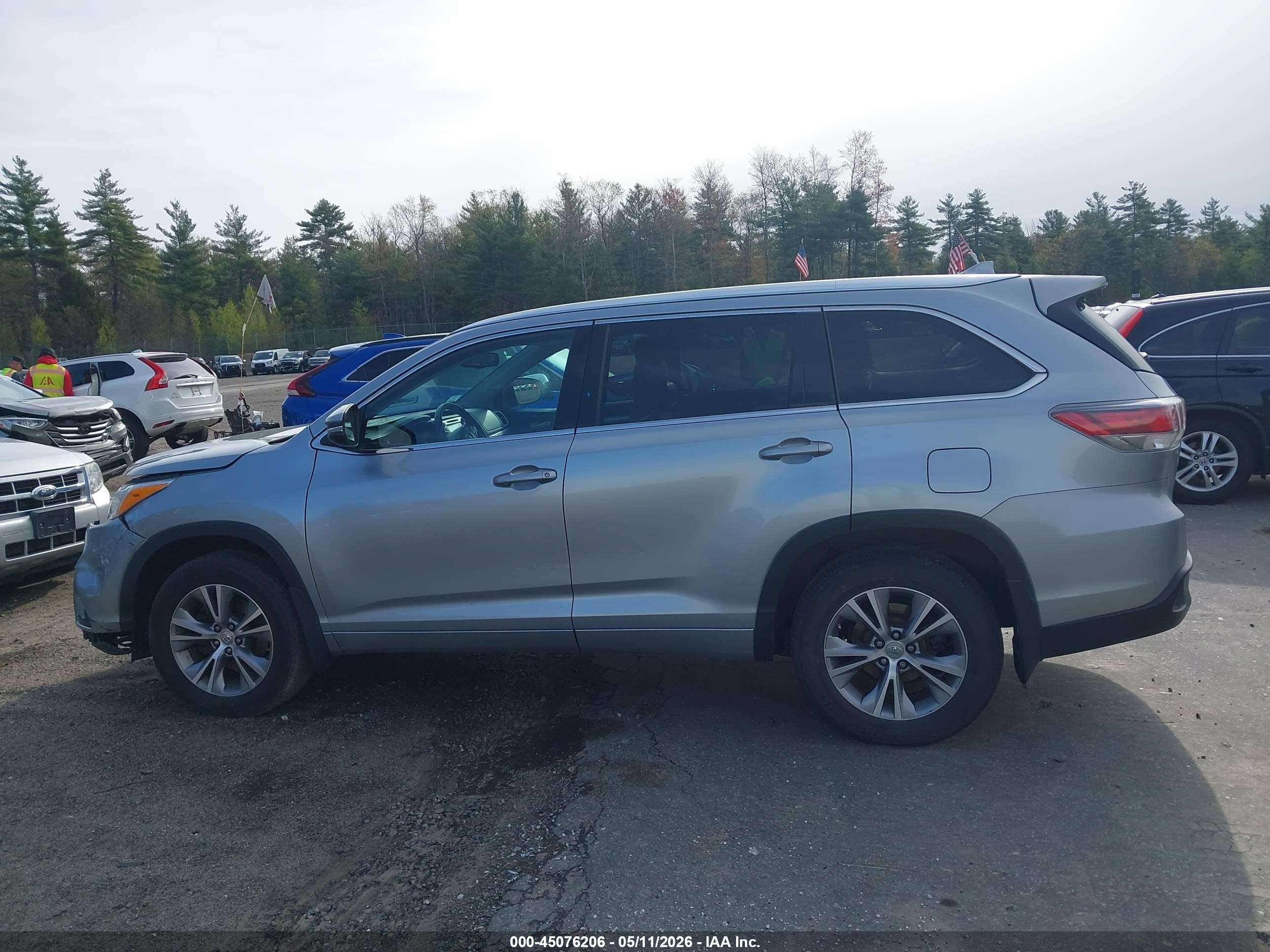 2014 Toyota Highlander Xle V6 Silver vin: 5TDJKRFH2ES071298