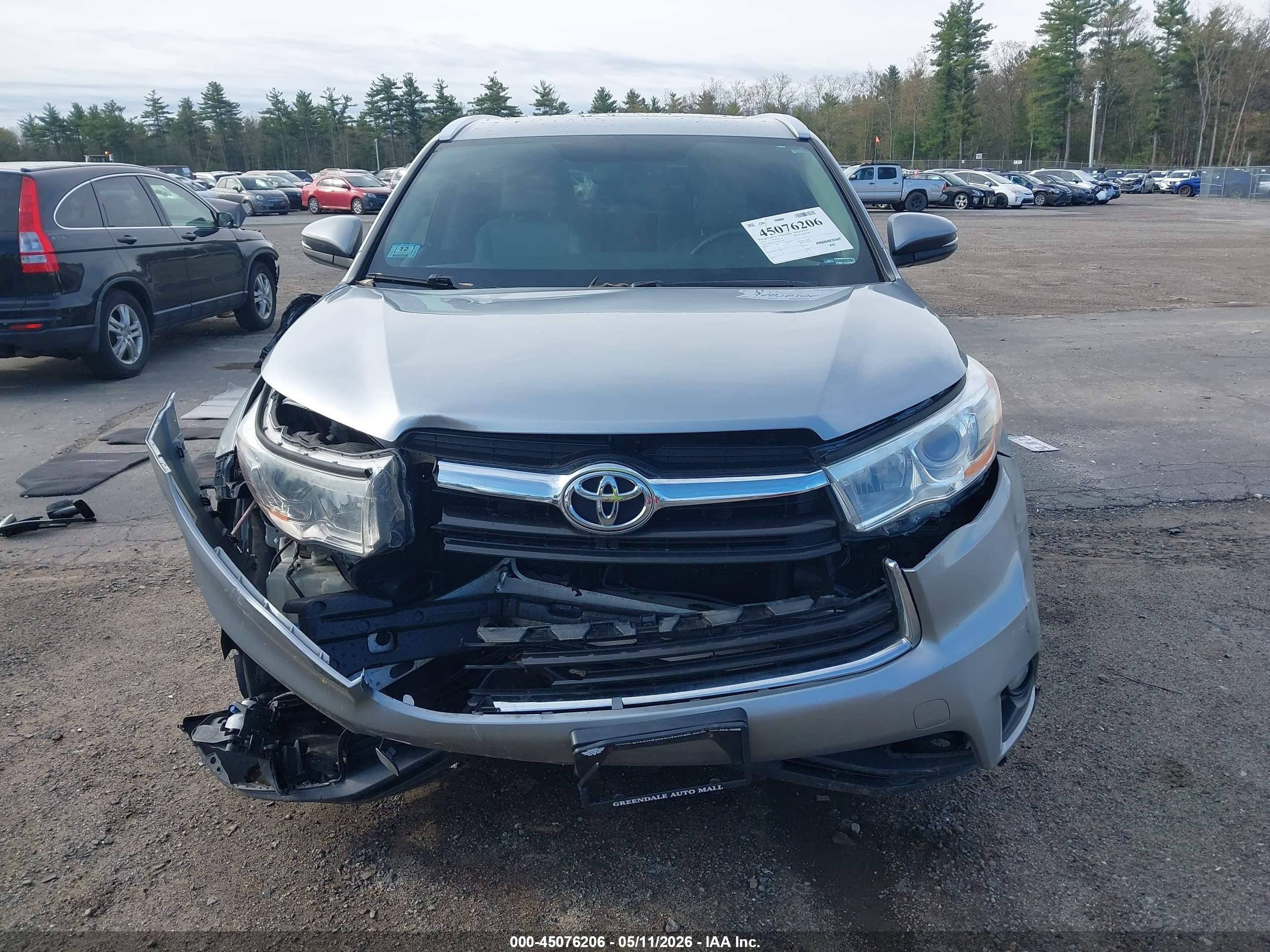 2014 Toyota Highlander Xle V6 Silver vin: 5TDJKRFH2ES071298