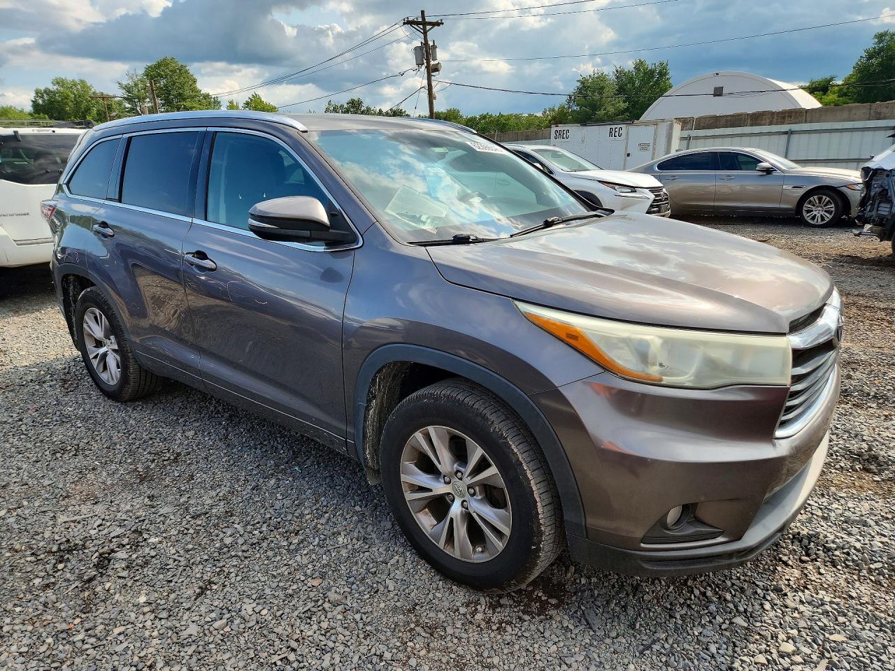 2015 Toyota Highlander Xle Tan vin: 5TDJKRFH2FS099104