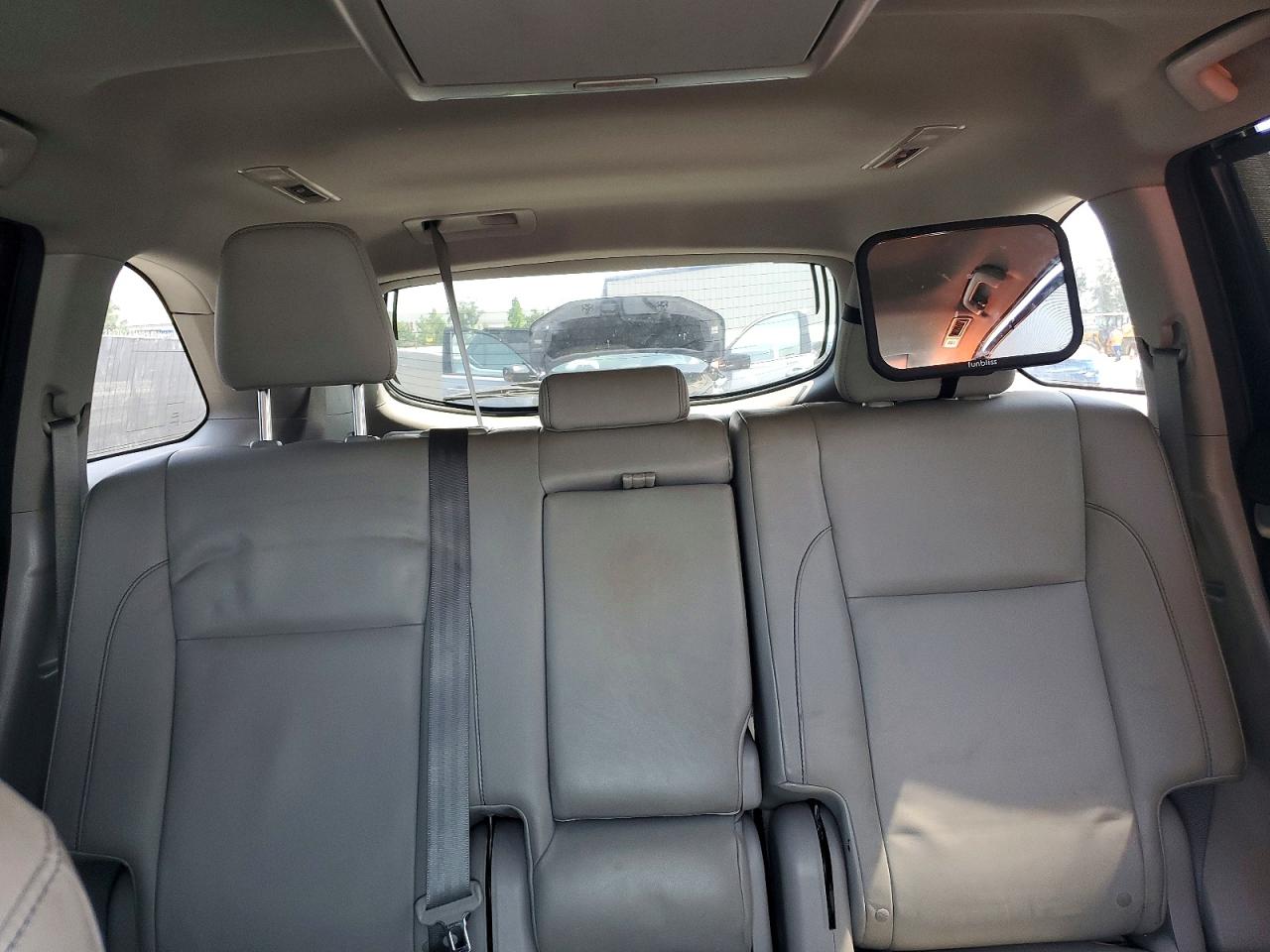 2015 Toyota Highlander Xle Silver vin: 5TDJKRFH2FS114989