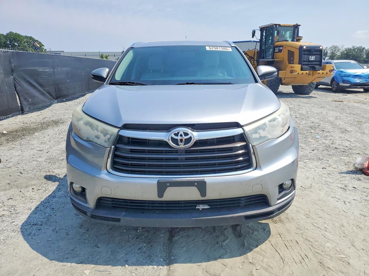 2015 Toyota Highlander Xle Silver vin: 5TDJKRFH2FS114989