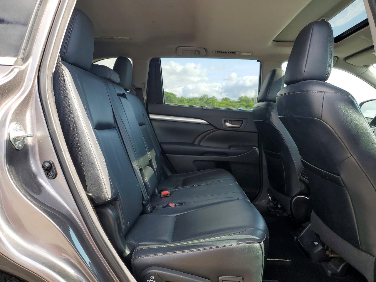 2015 Toyota Highlander Xle Угольный vin: 5TDJKRFH2FS131937